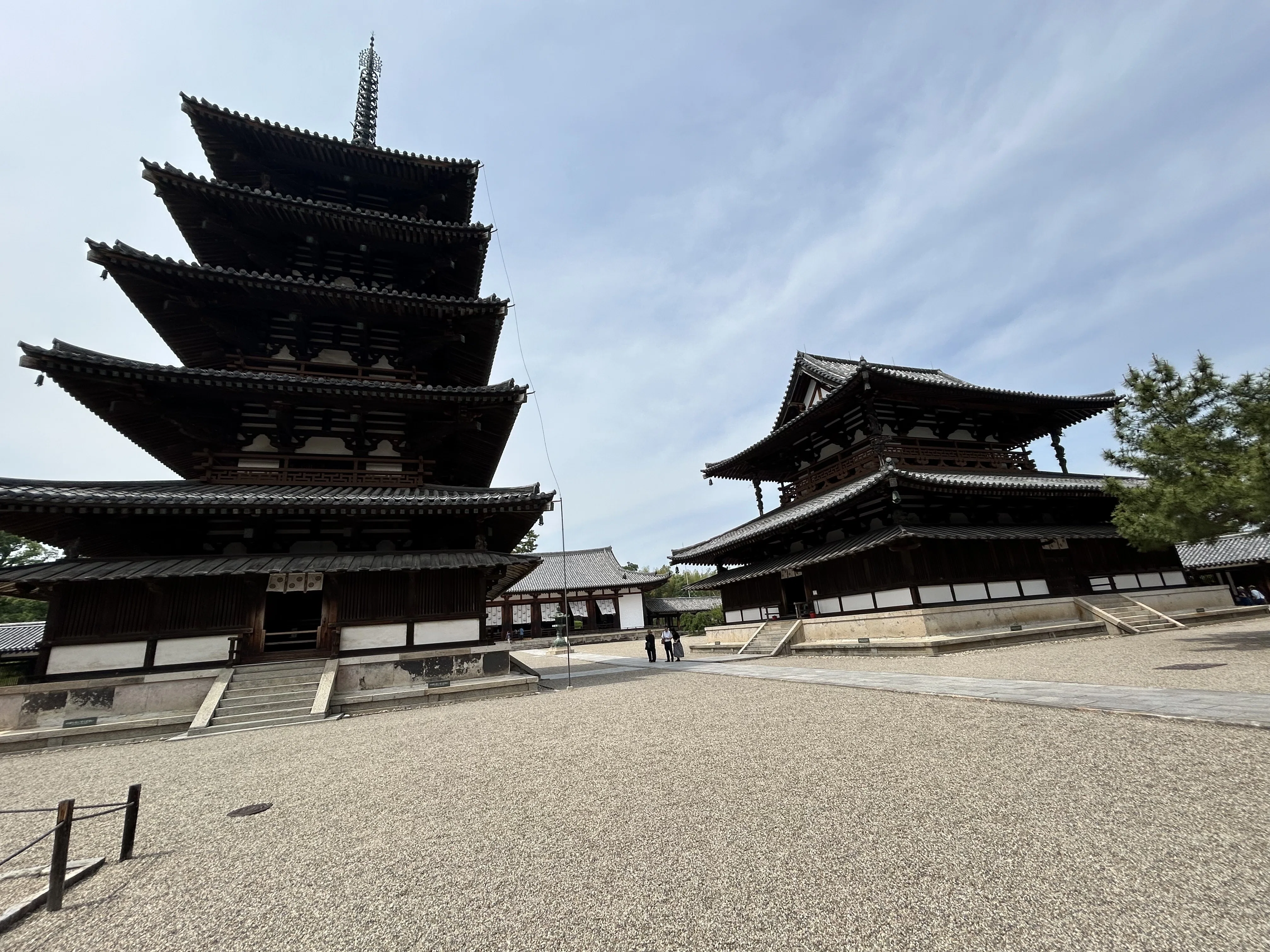 奈良見聞録5-7（法隆寺の西院伽藍と礼拝石）｜kazu_7138