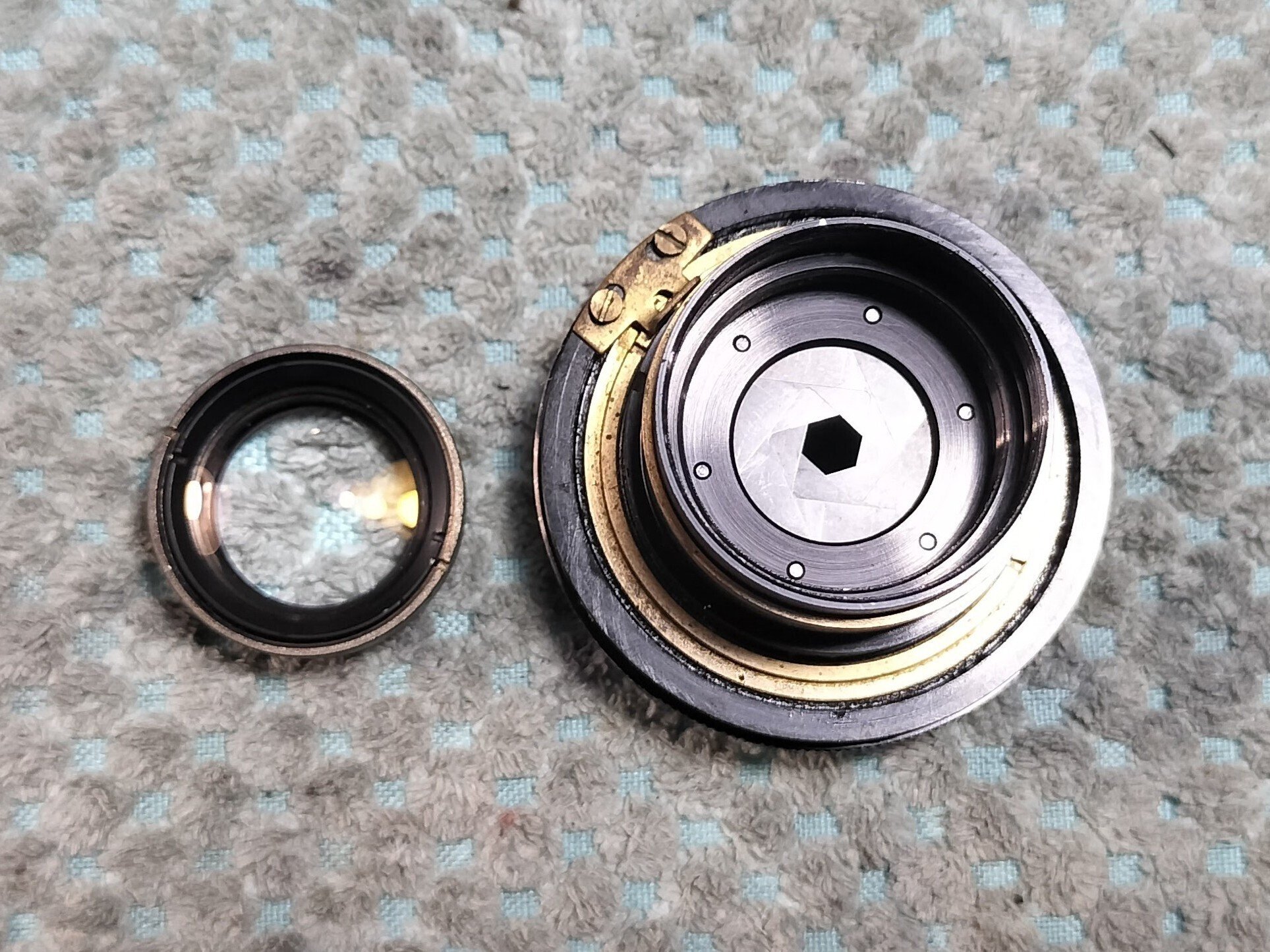 Yashica Yashikor 5cm F/2.8 L39の分解｜フィルムカメラ修理のアクアカメラ