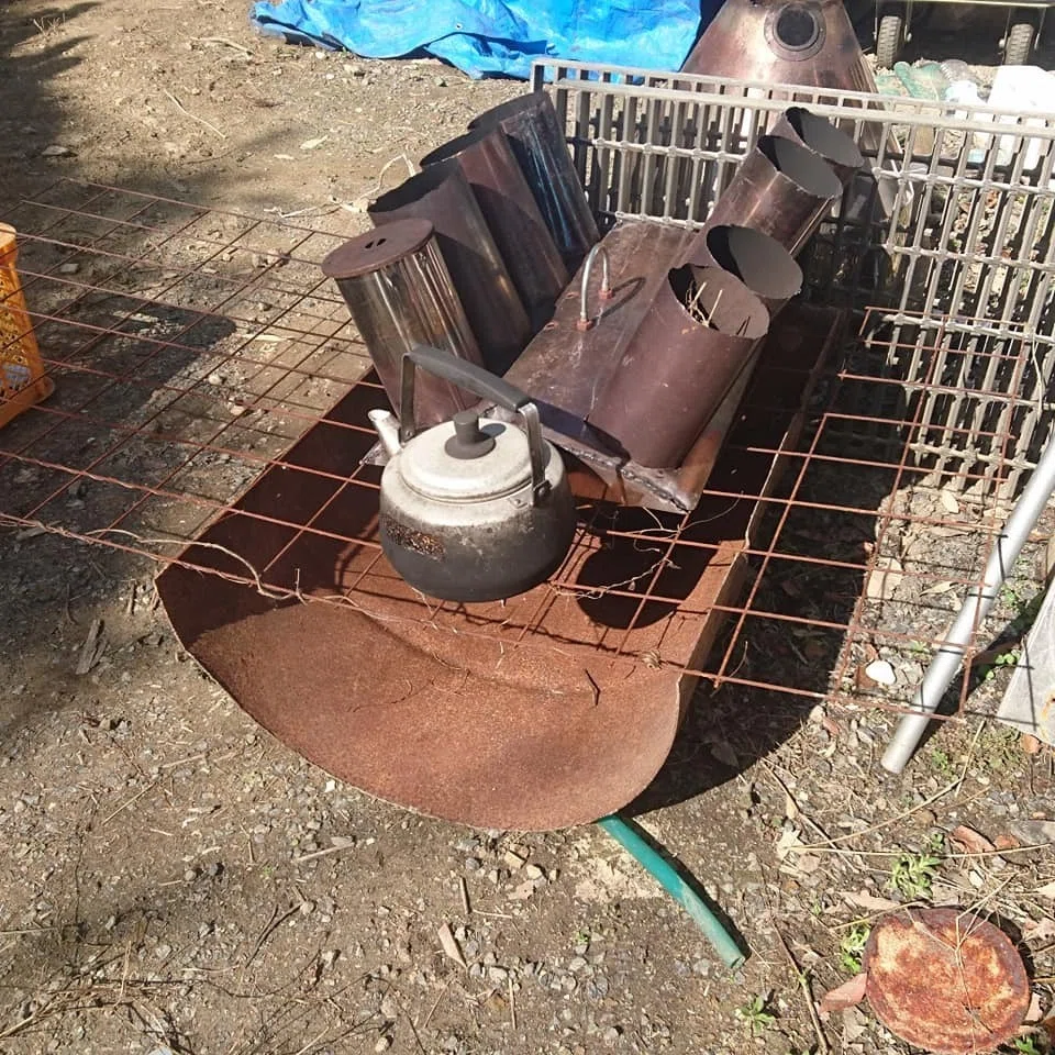 趣味のロケットストーブ #4】ドラム缶と煙突で作った「V8焚き火台 