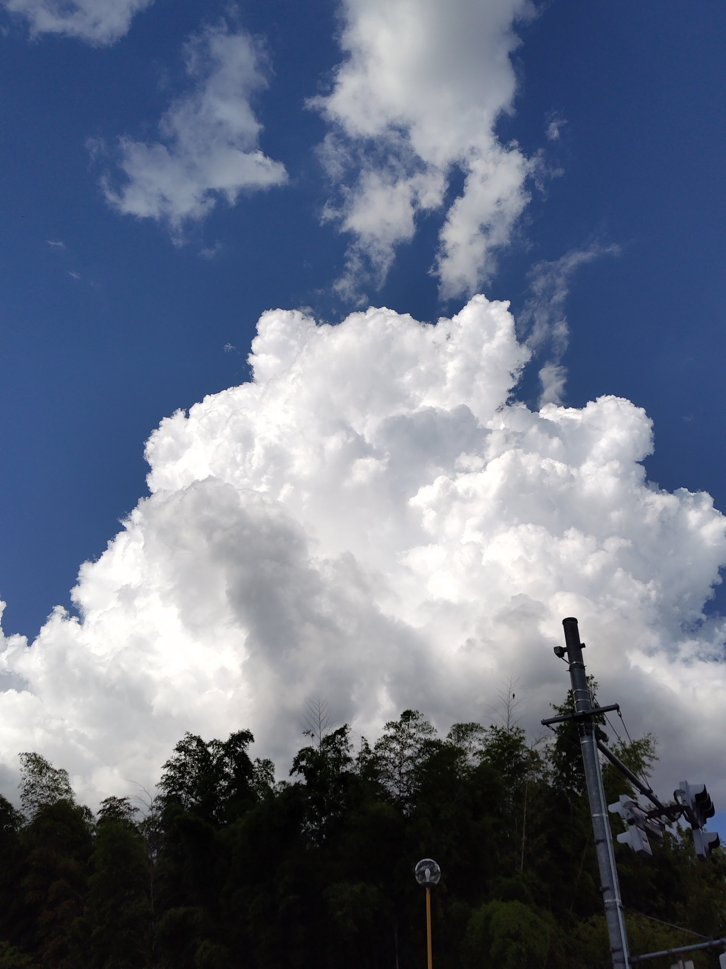 雲・雲・雲（7月27日/日）｜名秀子nahoko