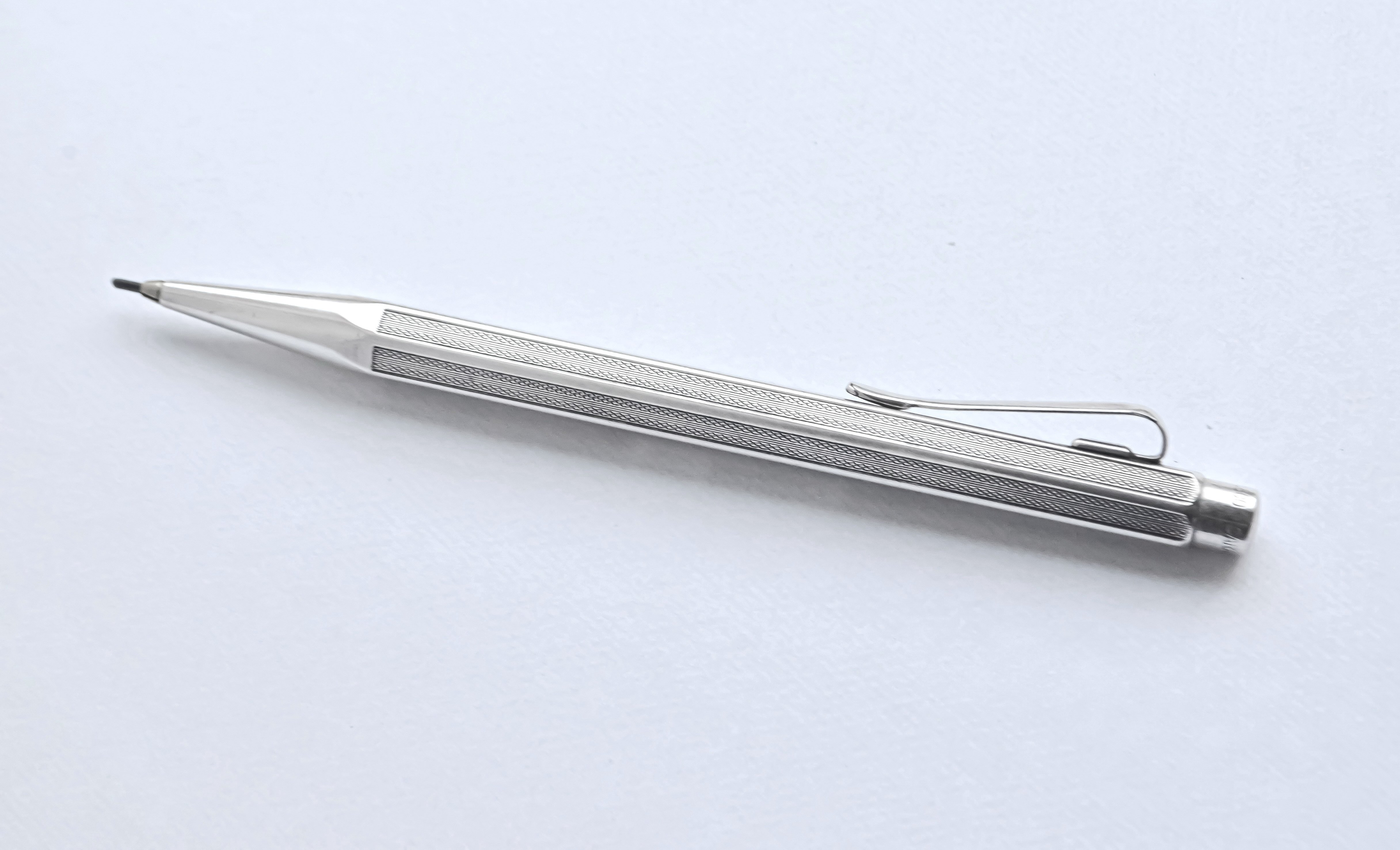 Caran d'ache エクリドール 800シルバー 1.18mmペンシル 51t4dvxGcZL._UF1000,1000_QL80_.jpg