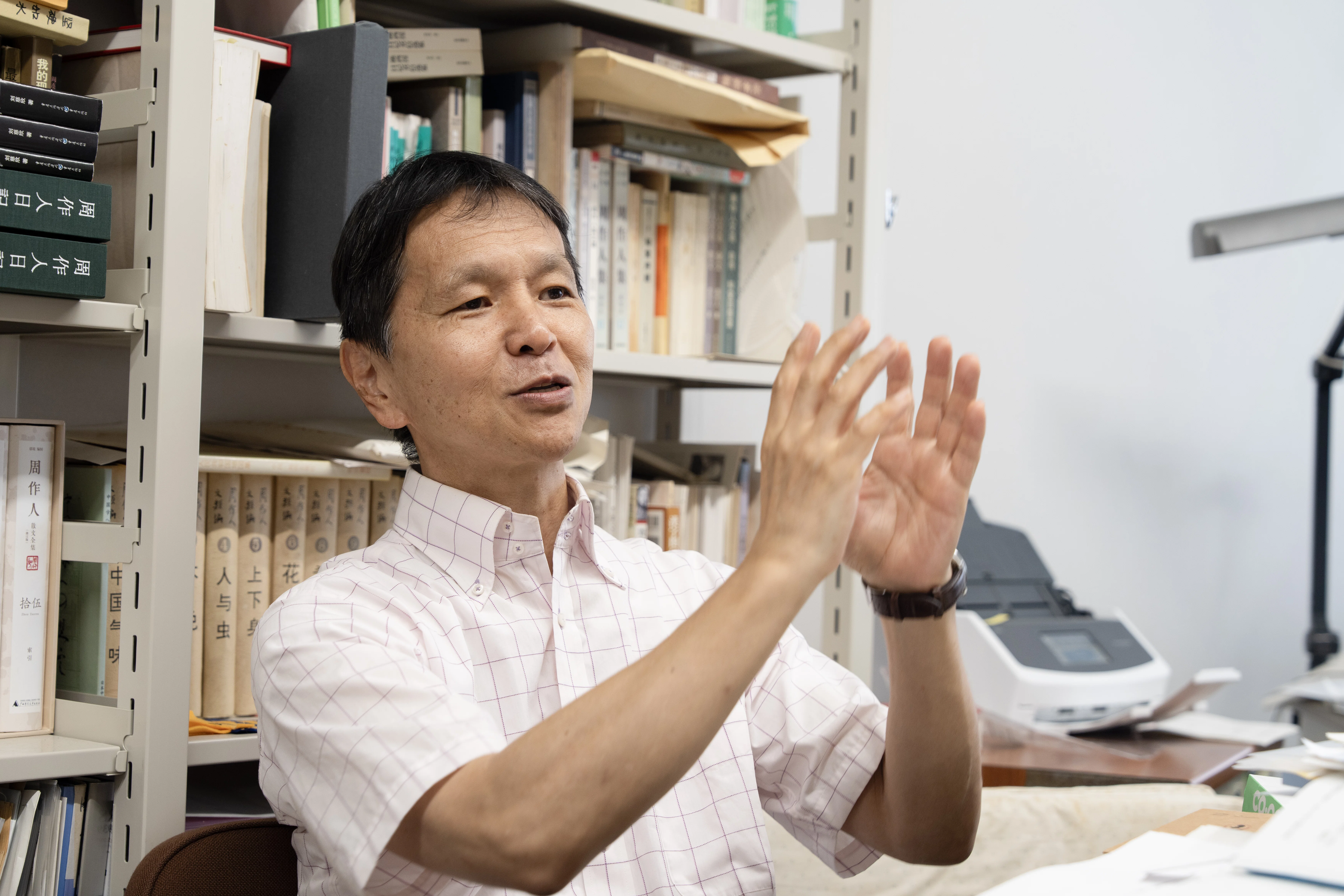 インタビュー「周作人と〝生活の芸術〟」伊藤徳也（中国文学者