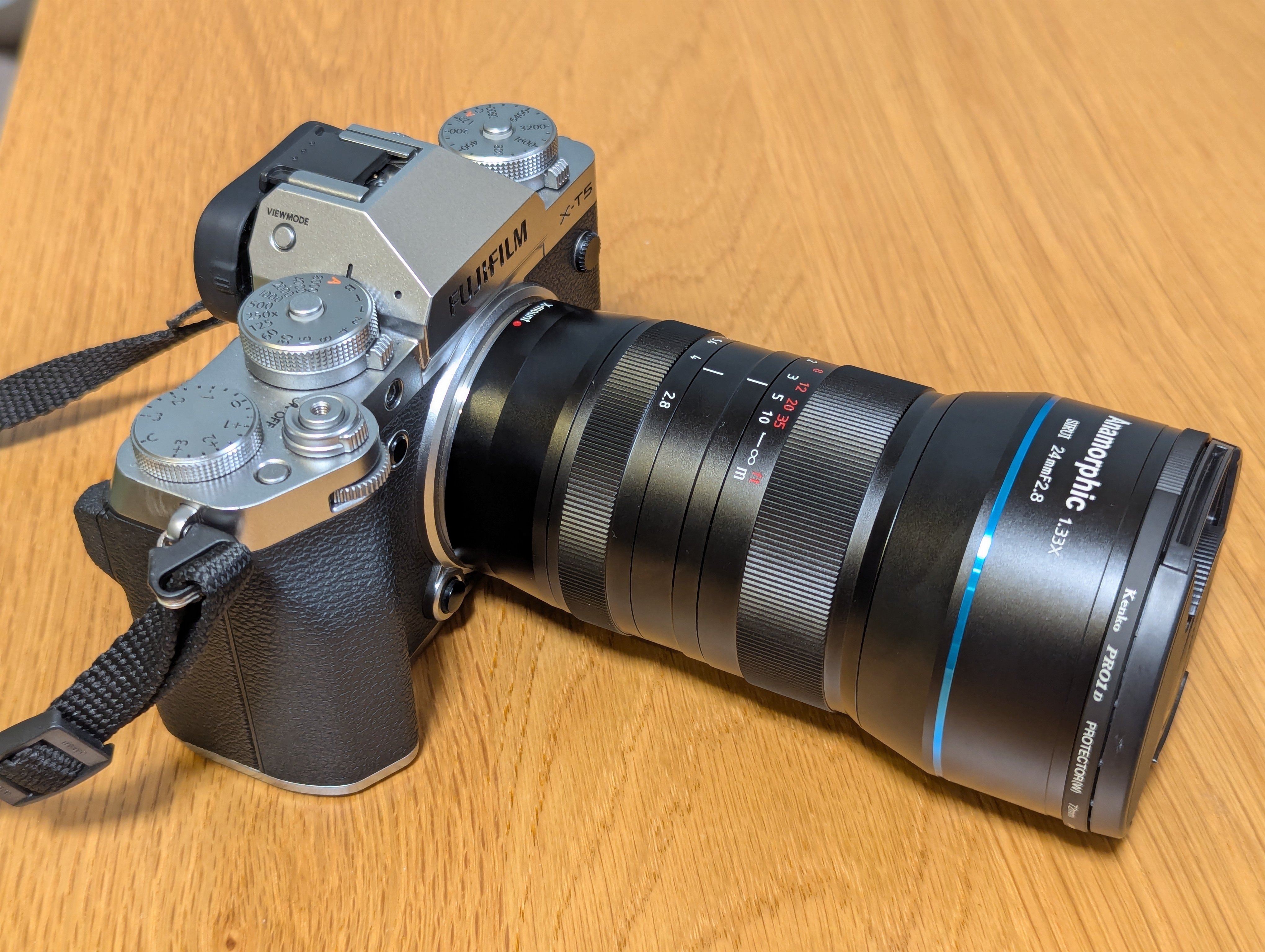SIRUI 24mm F2.8 アナモルフィック　マイクロフォーサーズ　GH5 アナモルフィックレンズを買ったのよ: SIRUI 24mm F2.8 1.33x