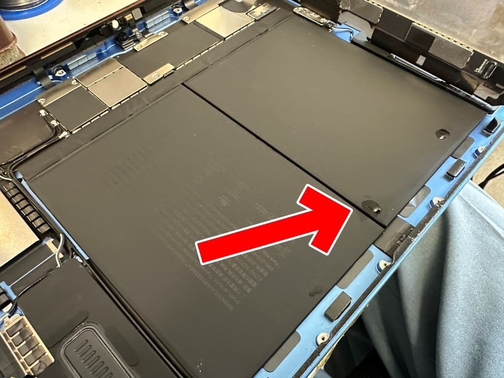 iPad第11世代の水没修理を8580円で対応中！電源が入らない状態が内部
