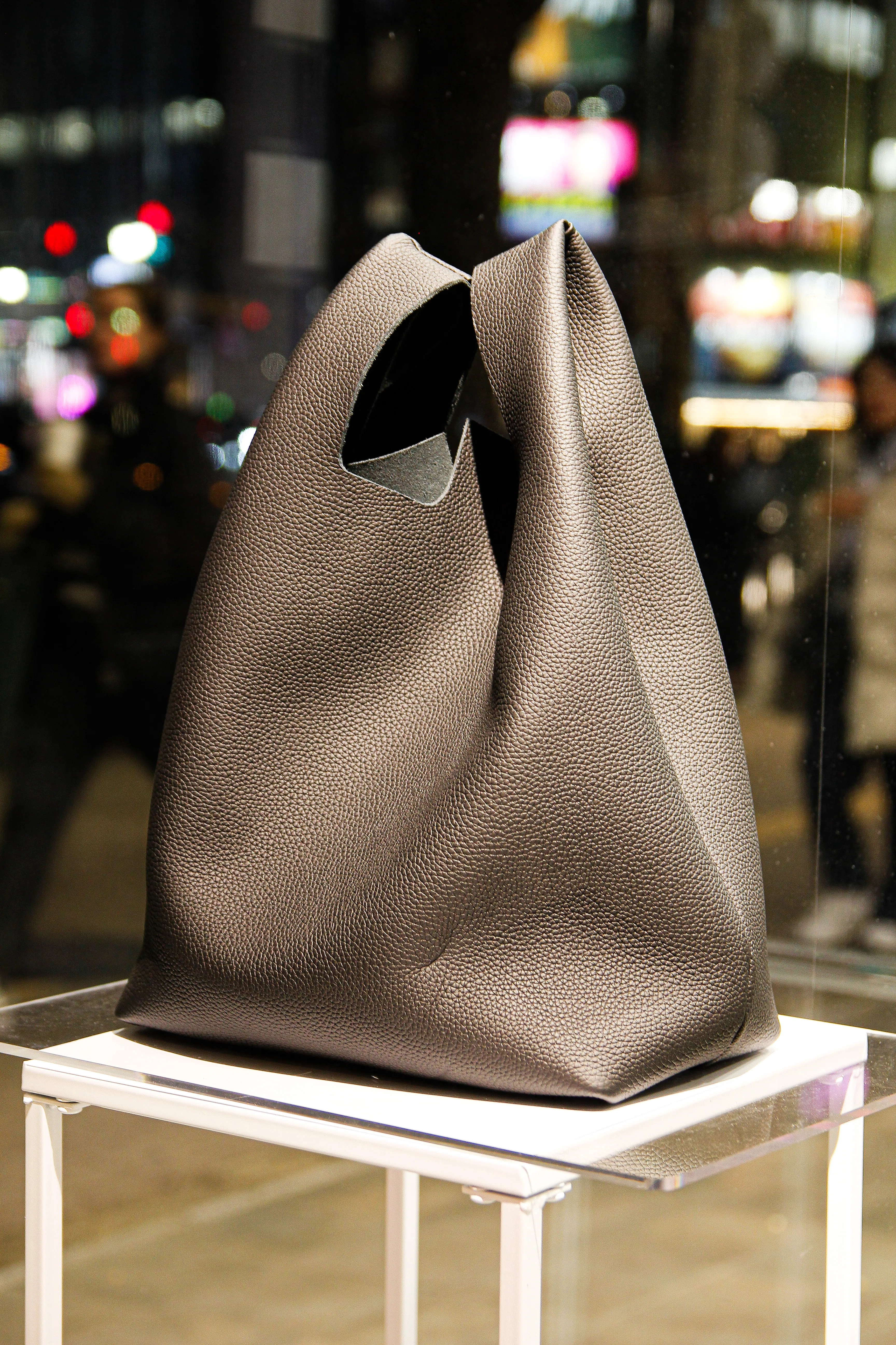 How to Distinguish 'Genuine Leather' and 'Genuine Craftsmanship