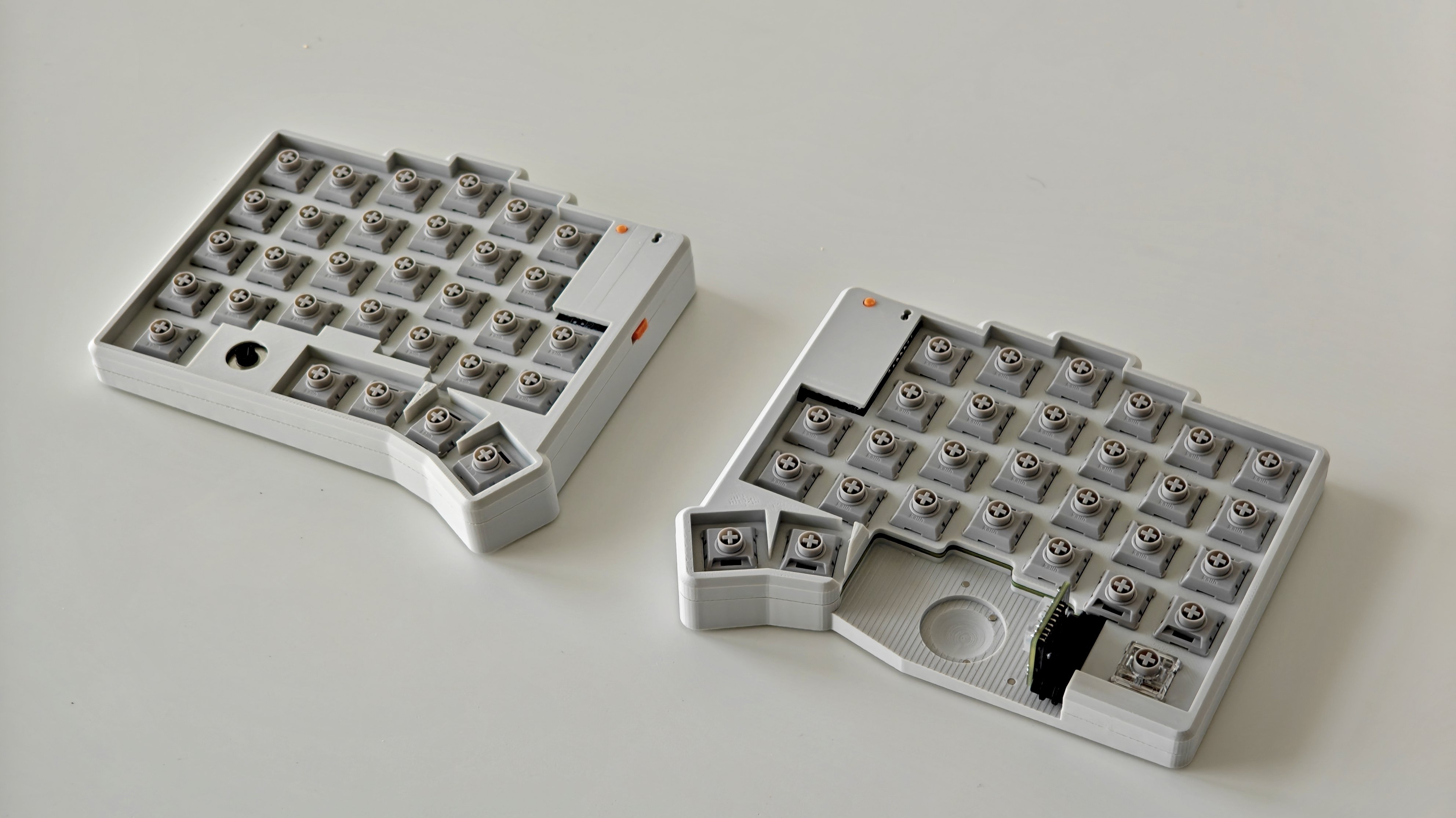 自作キーボード　67キー　タクタイル　キーキャップ付　VIAL対応済　split ZaruBallレビュー｜興味なかった僕が“自作キーボード×3D