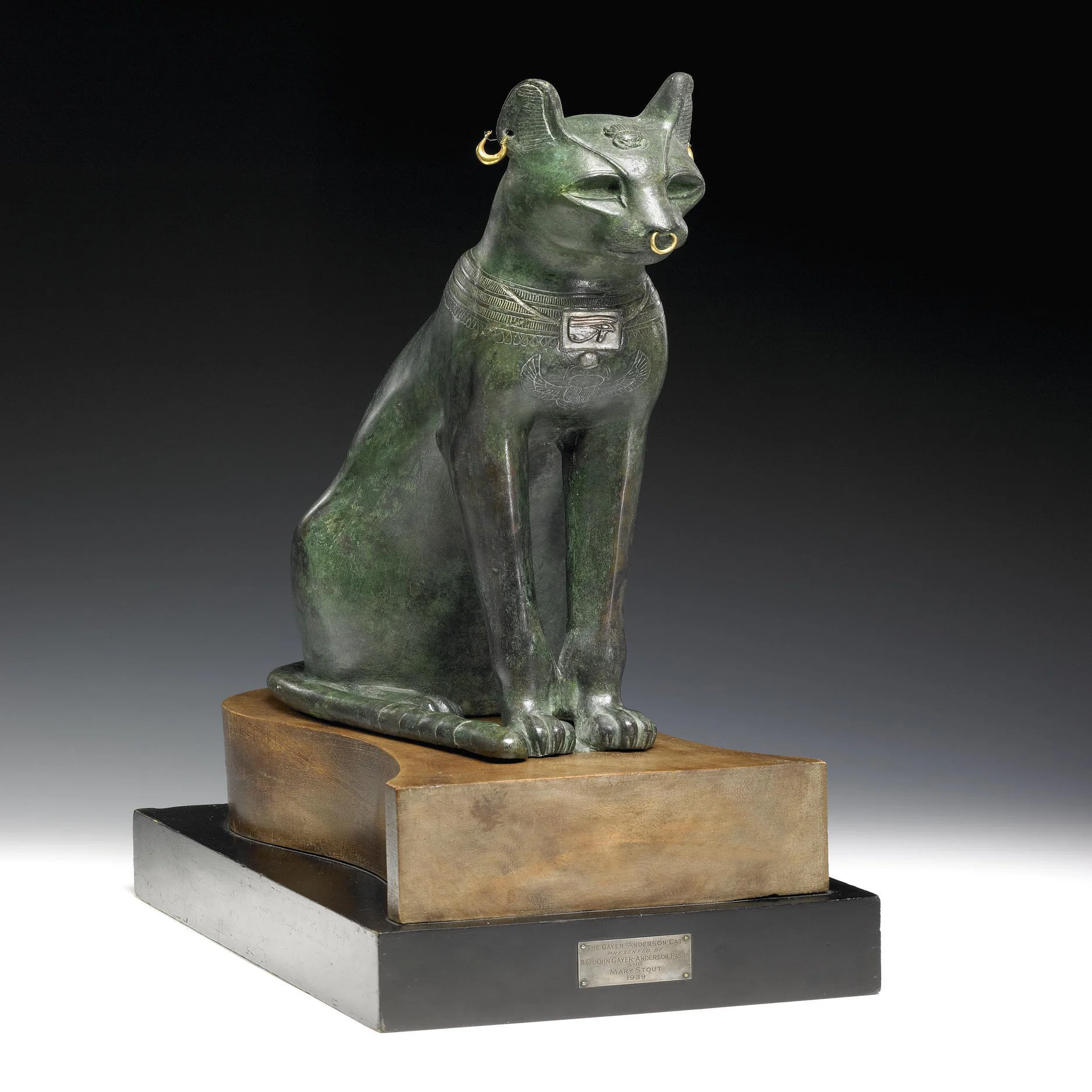 神秘！ネコの女神古代エジプト像・ゲイヤー=アンダーソンの猫｜造形屋 