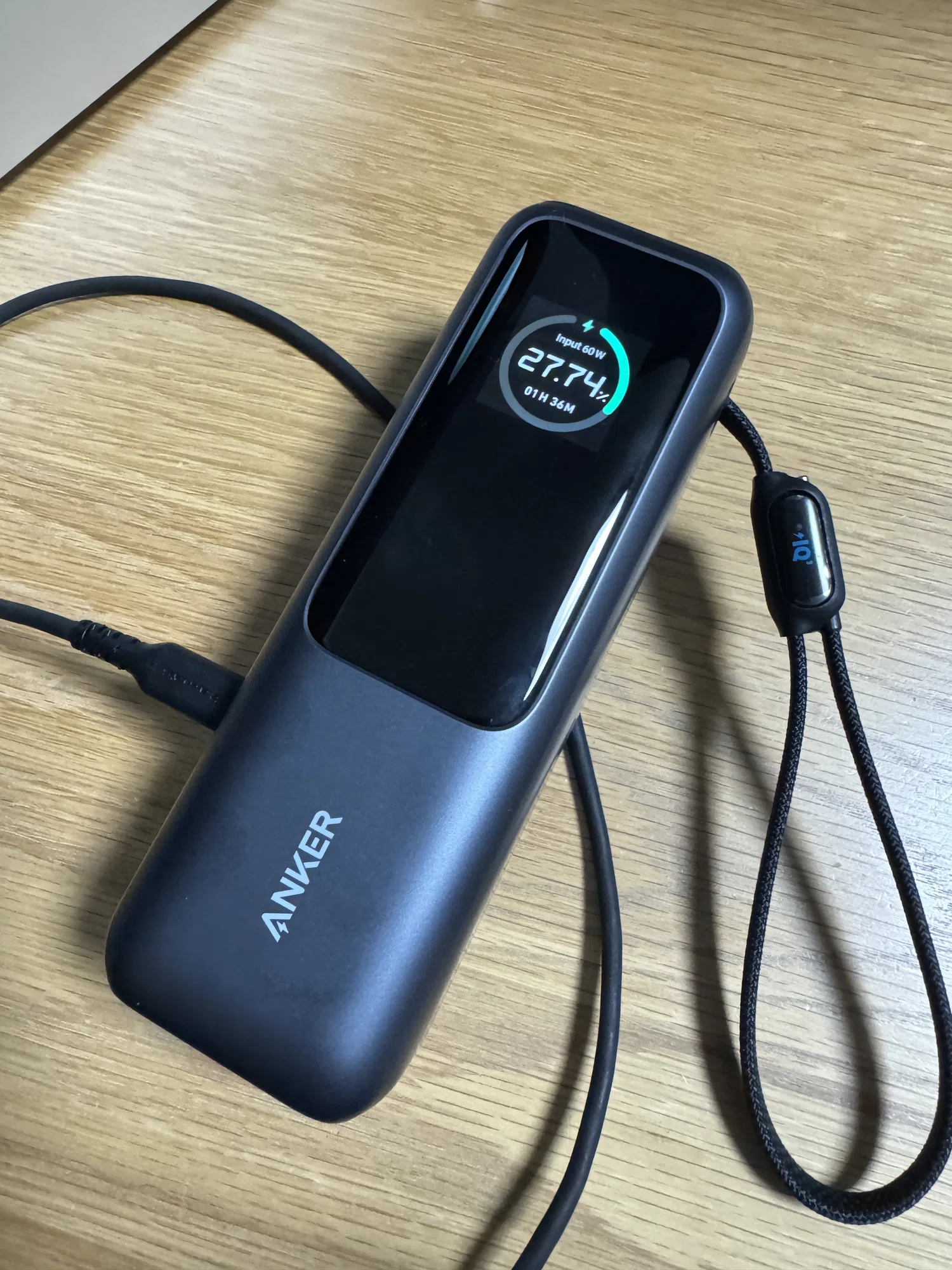 Anker Power Bank (25000mAh, Built-In & 巻取り式USB-Cケーブル)|タカシ Anker Power Bank (25000mAh, Built-In & 巻取り式USB-Cケーブル)|タカシ