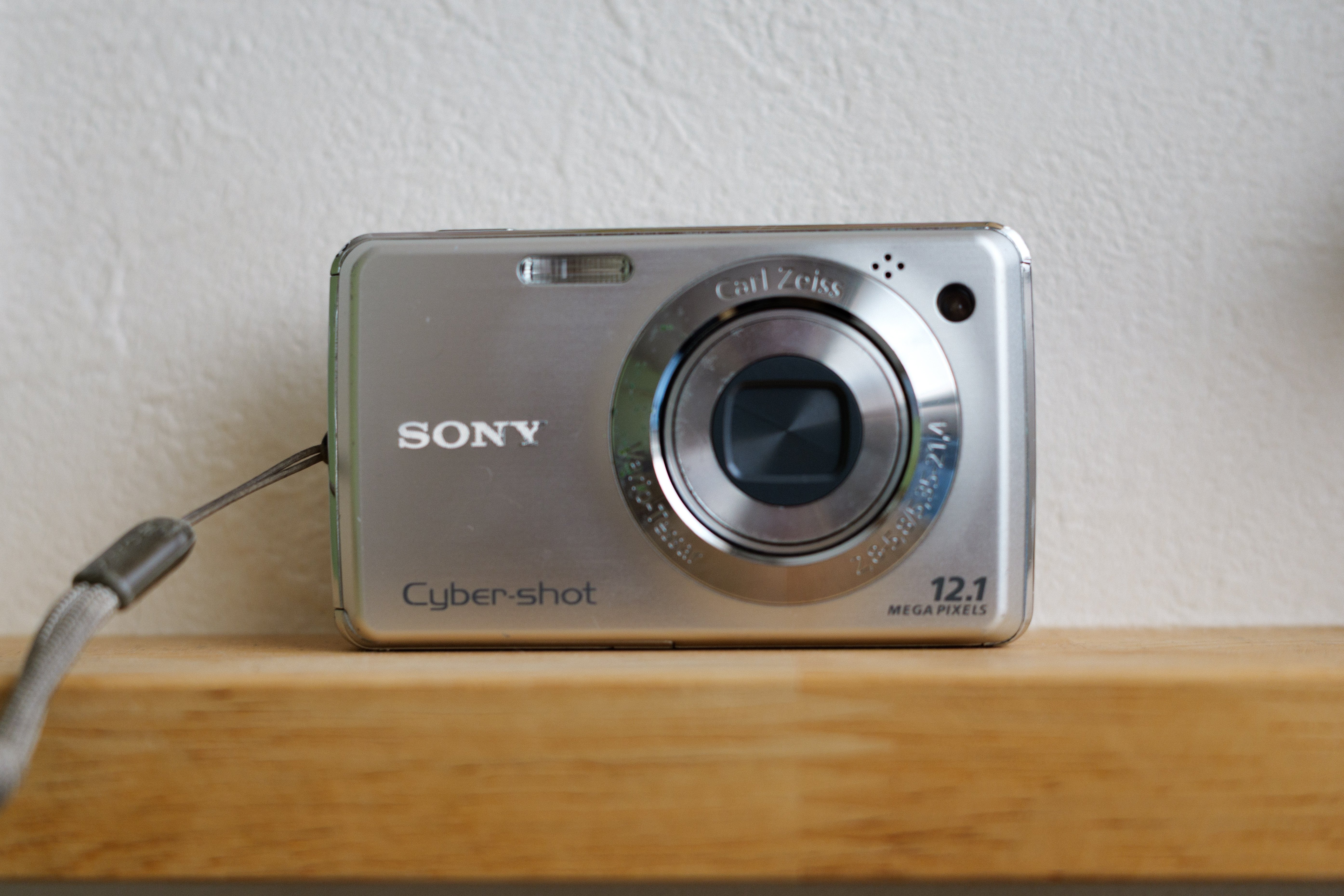 【良品】SONY Cyber-shot DSC-W220 オールドコンデジ Amazon.com : Sony Cybershot DSC-W220 12MP Digital Camera