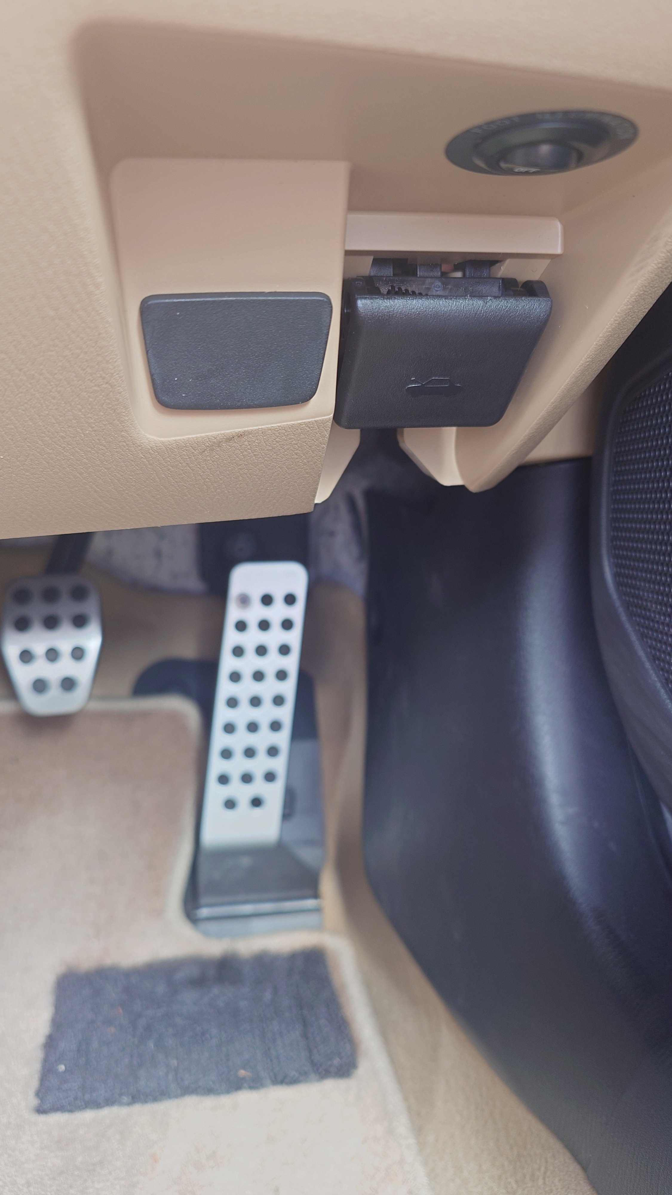 ☆新品 未使用 純正部品 マツダ NDロードスター トランクオープナー