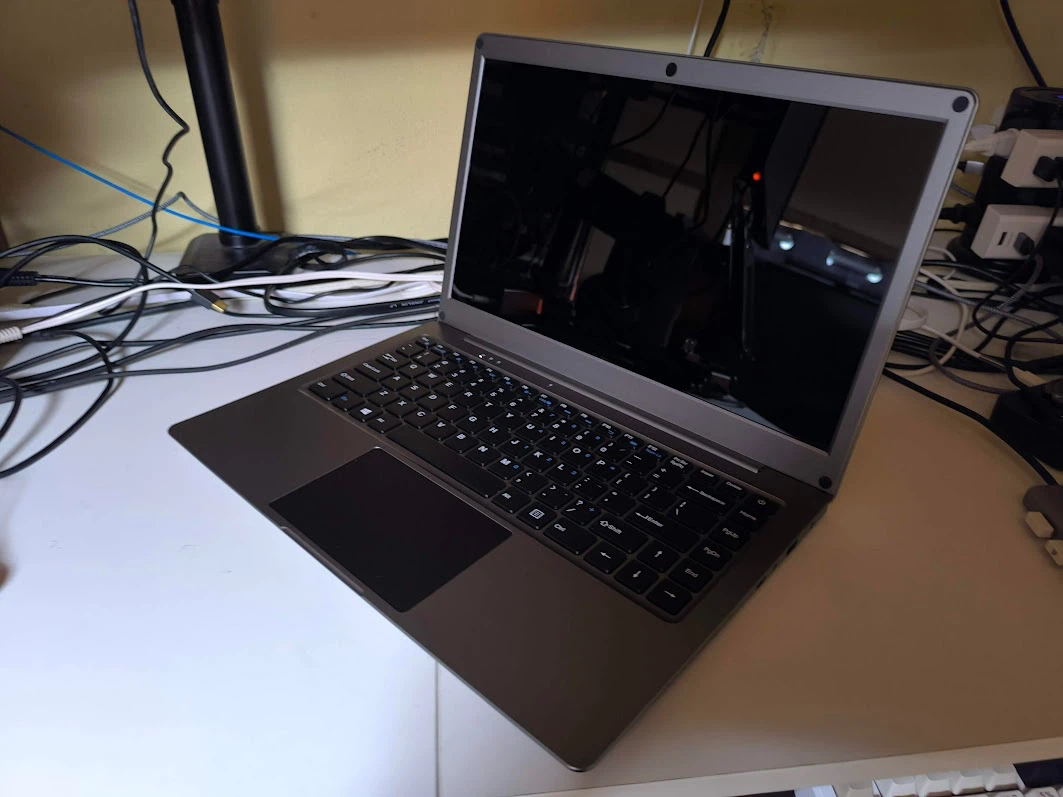 Raspberry Pi Pattern Elecrow CrowView Note Review: A Keyboard-Equipped Mobile Monitor ...