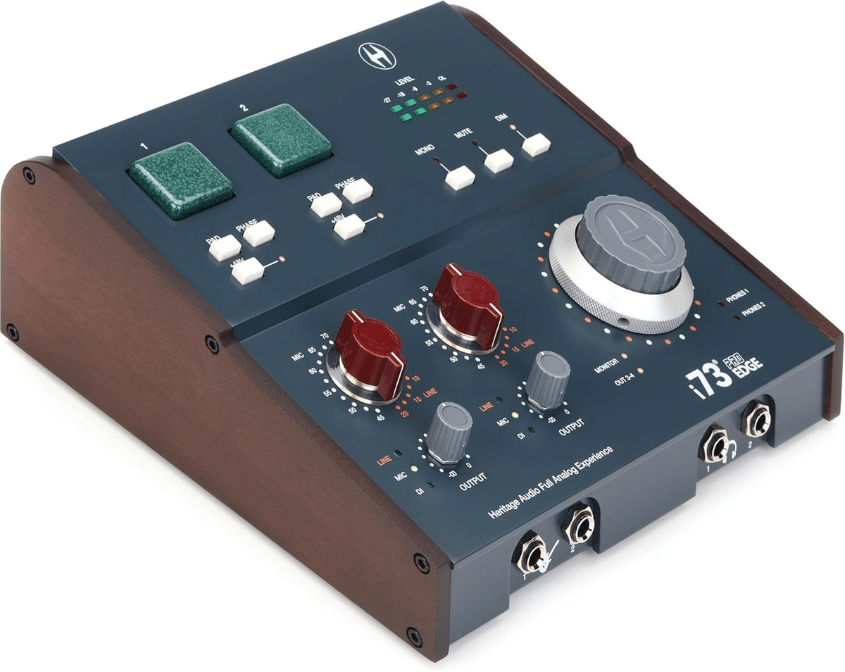 Neve 73スタイルのプリアンプ内蔵オーディオインターフェース