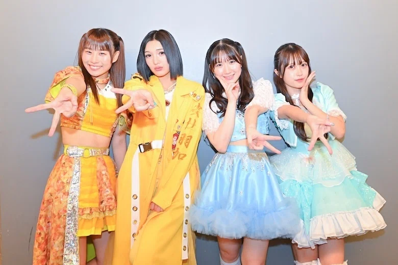 アイドルホース❣️ドレス❣️マント❣️ iLiFE!・あいす、いぎなり東北産の安杜羽加らが刻むアイドルダンス新