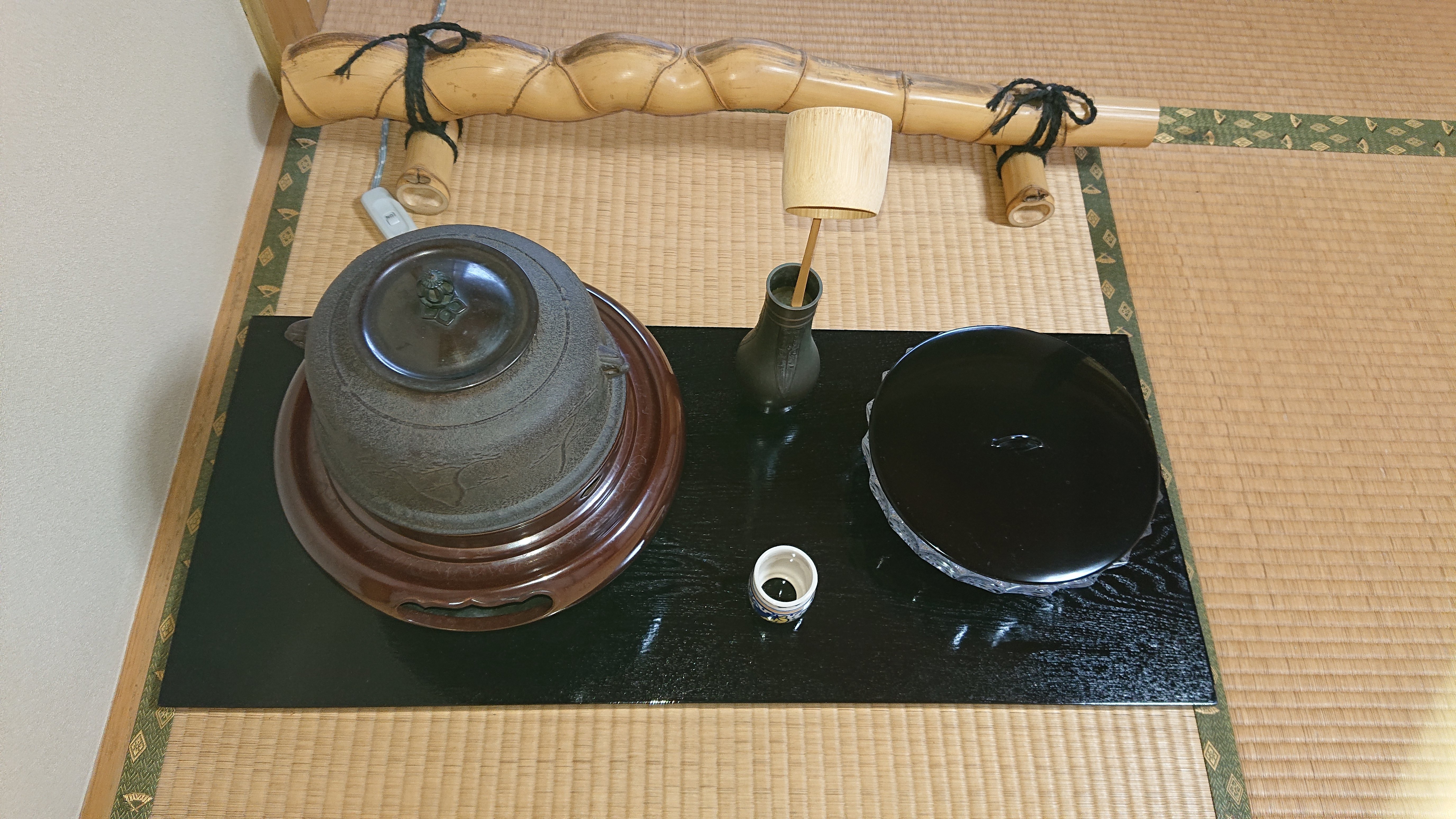 茶道(玉川遠州流)～水差しの蓋の開け方、置き方～伝書に記載がない
