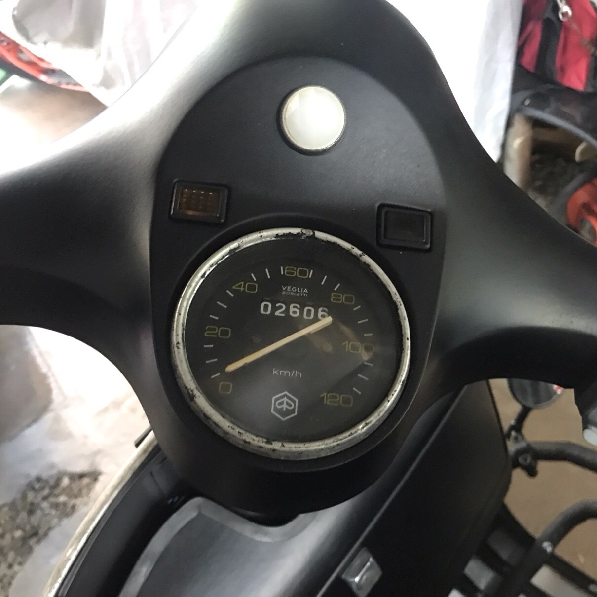 Vespa PX200E スピードメーター要修理　エンジン好調　灯火類OK Vespa P200E、 DIY repair and retrofit report｜chy farm