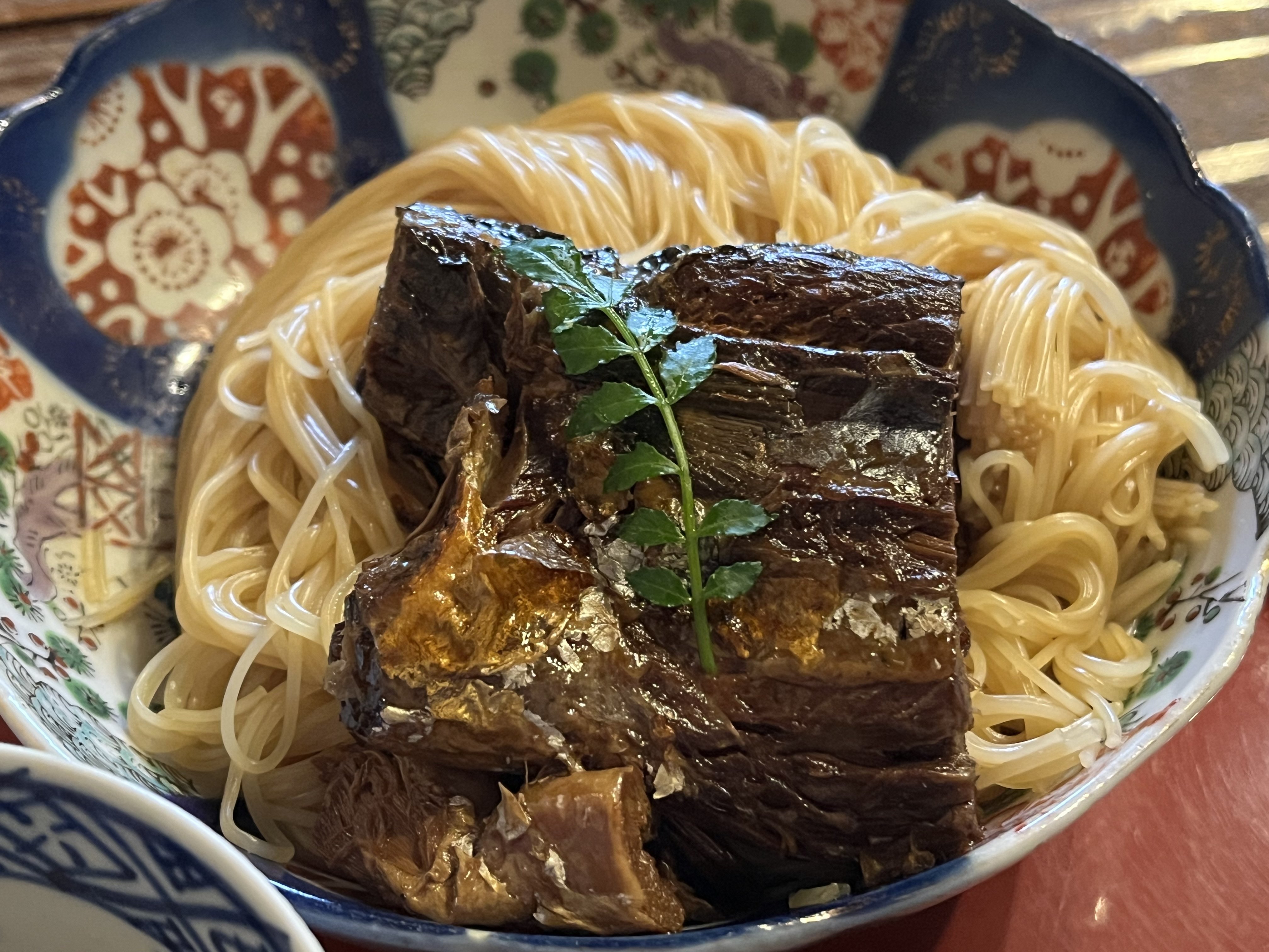 長浜名物「焼鯖そうめん」を参考に茄子そうめん（長浜「翼果楼（よか