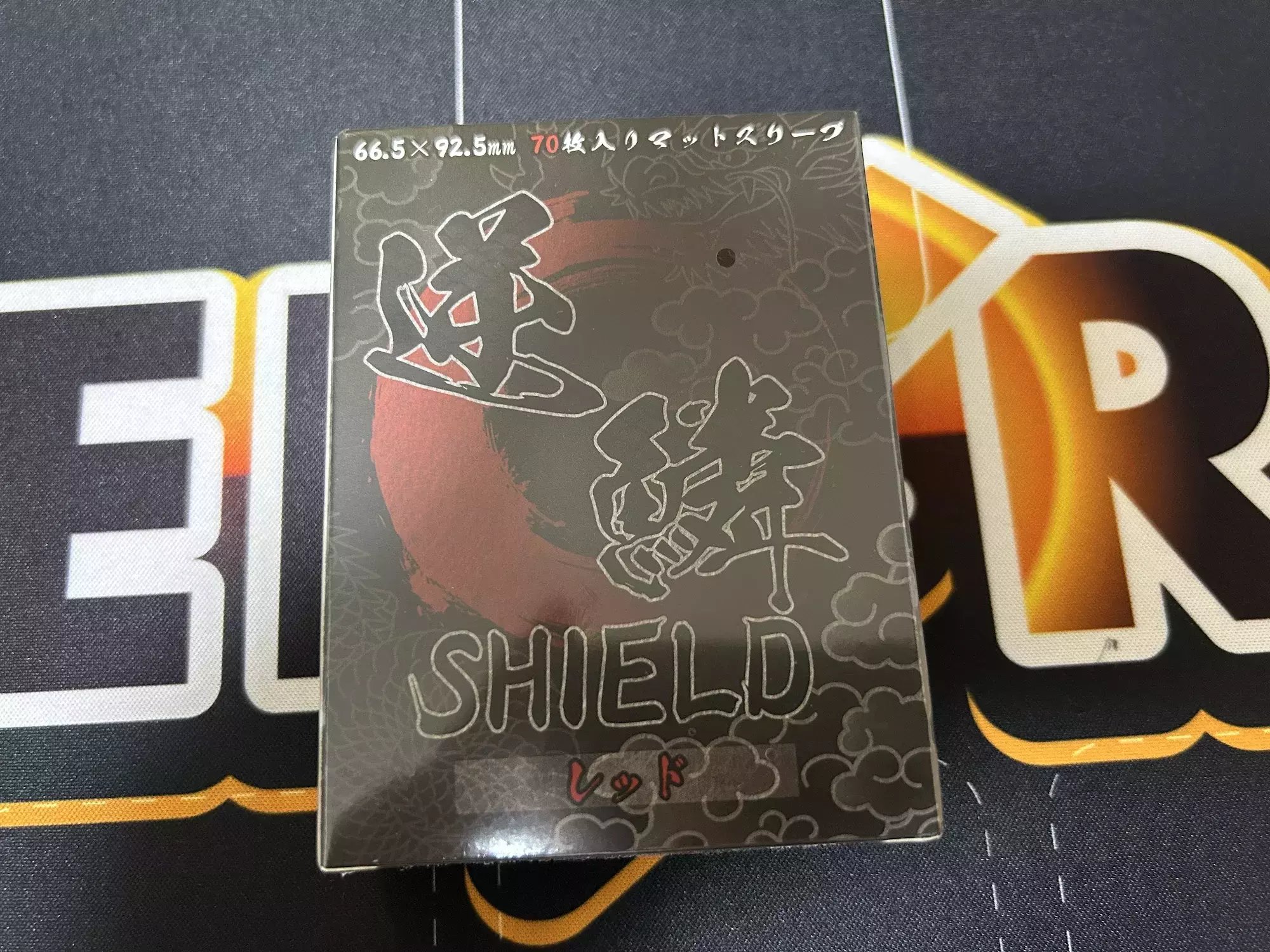 レビュー】高級感と実用性の融合！逆鱗 SHIELD 新色レッド