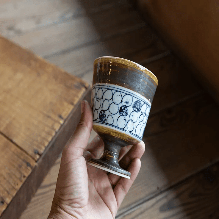 食卓を彩る、絵付けのうつわたち。「イロイロ絵付けのうつわ展2025