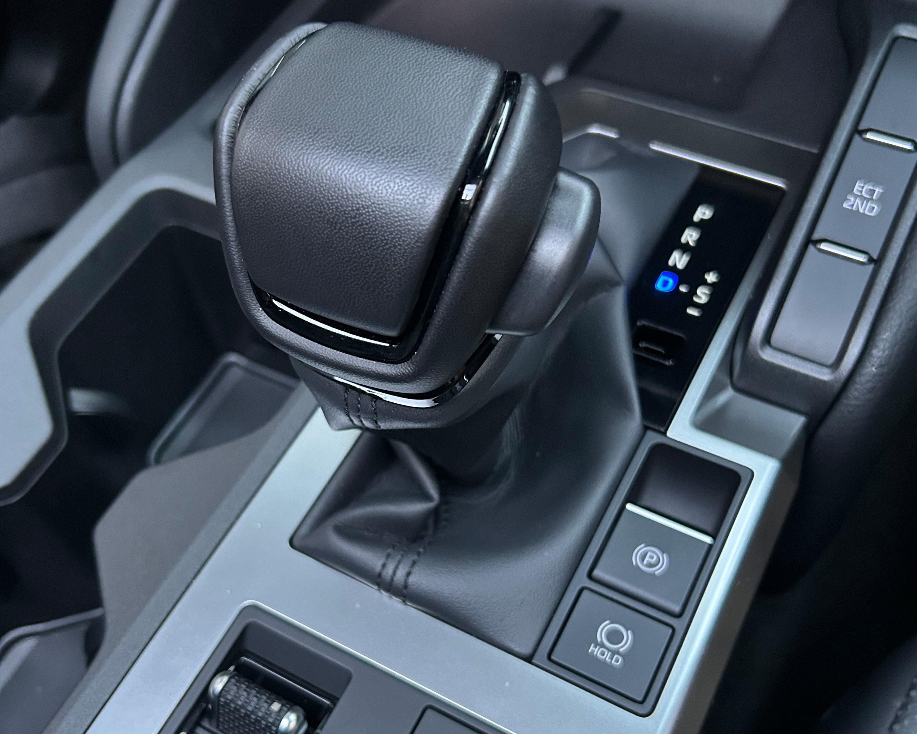 トヨタ ランドクルーザー250VX 2.7 ガソリン｜kamelife