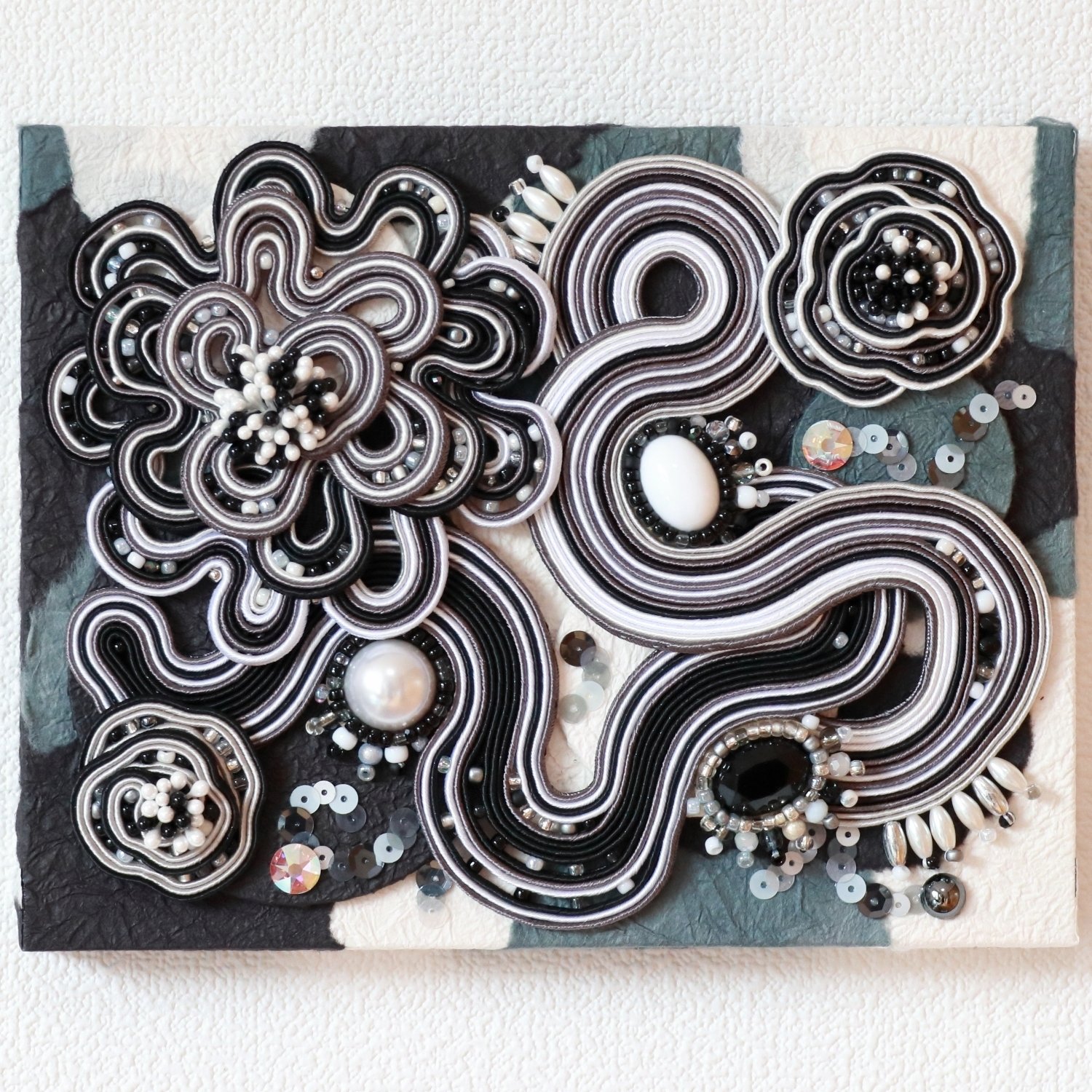 色の可能性を探る」ZEROTEN2025大阪作品解説｜加藤真希｜素材に