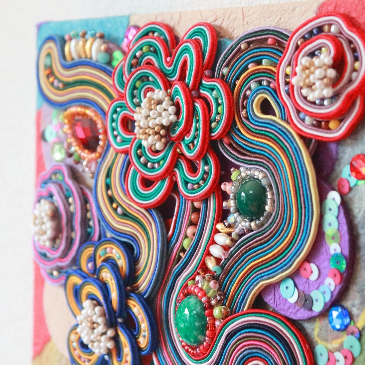 色の可能性を探る」ZEROTEN2025大阪作品解説｜加藤真希｜素材に