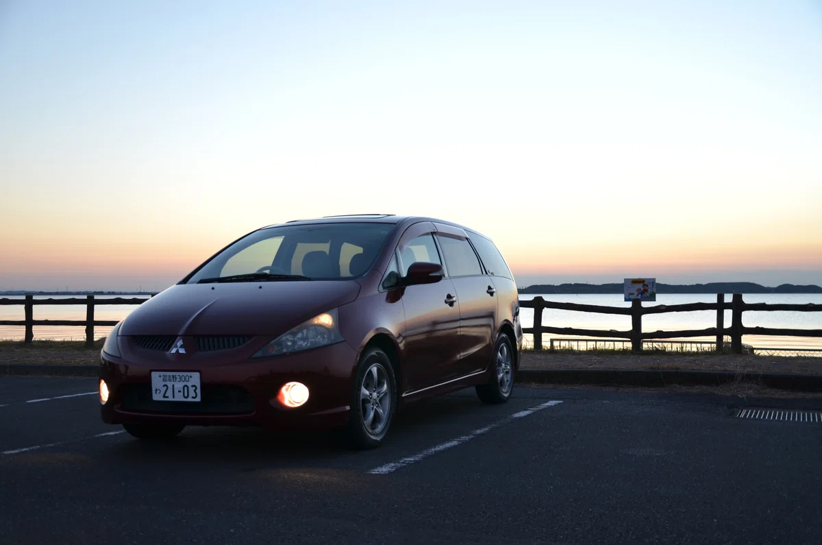 レンタカー試乗記 : 023 三菱 グランディス 2.4 スポーツ 4WD (NA4W 