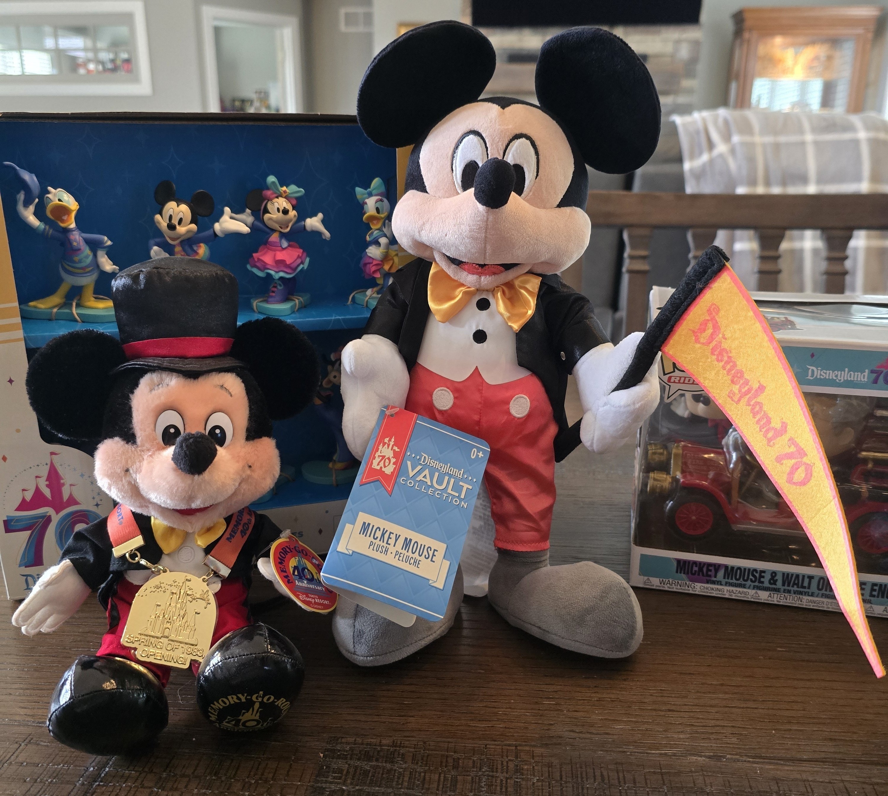 新品未使用 ミッキー＆ミニー 70周年特別記念 ジグソーパズル Disney ディズニー ミッキー&ミニー 70周年 特別記念 ジグソーパズル
