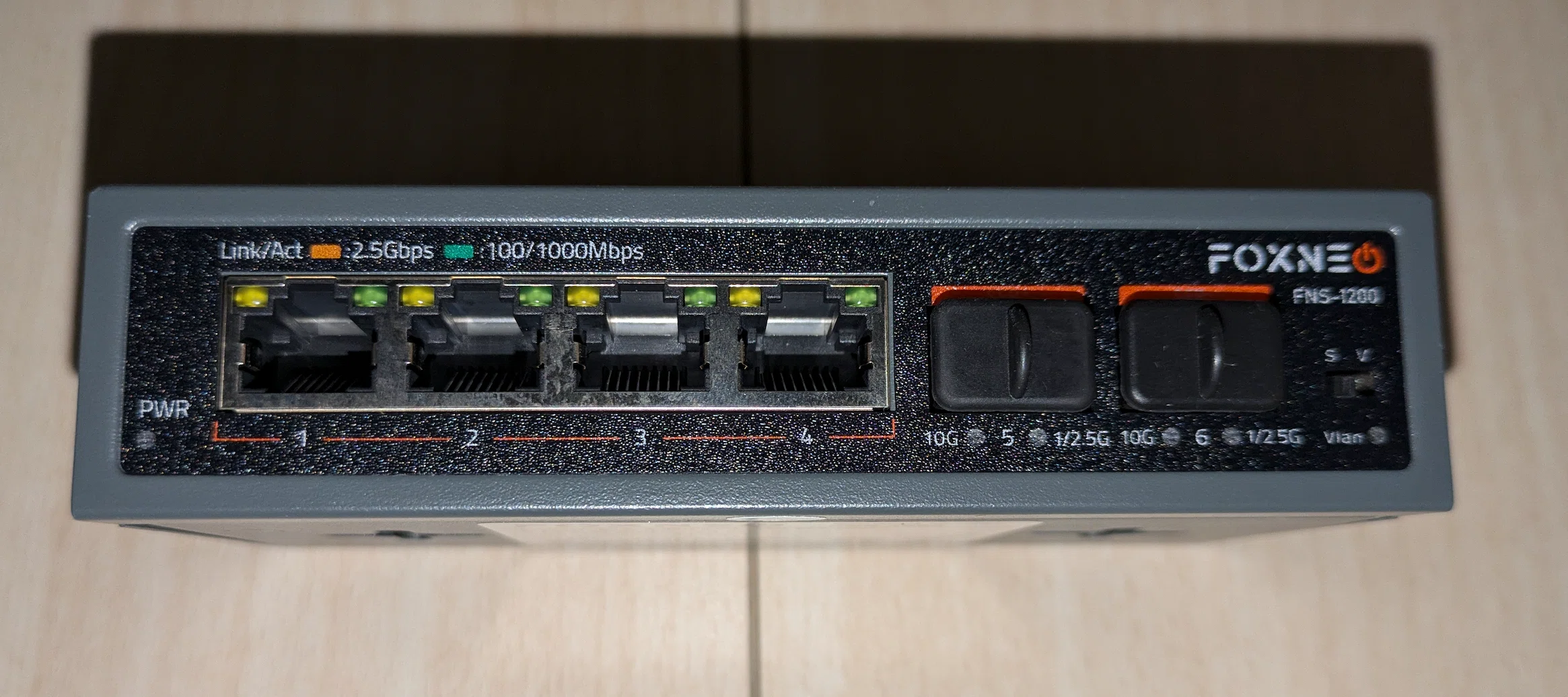 FOXNEO 2.5Gbps 6ポートスイッチングハブを買った｜しあ