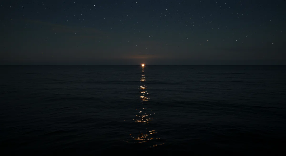 穏やかな夜の海