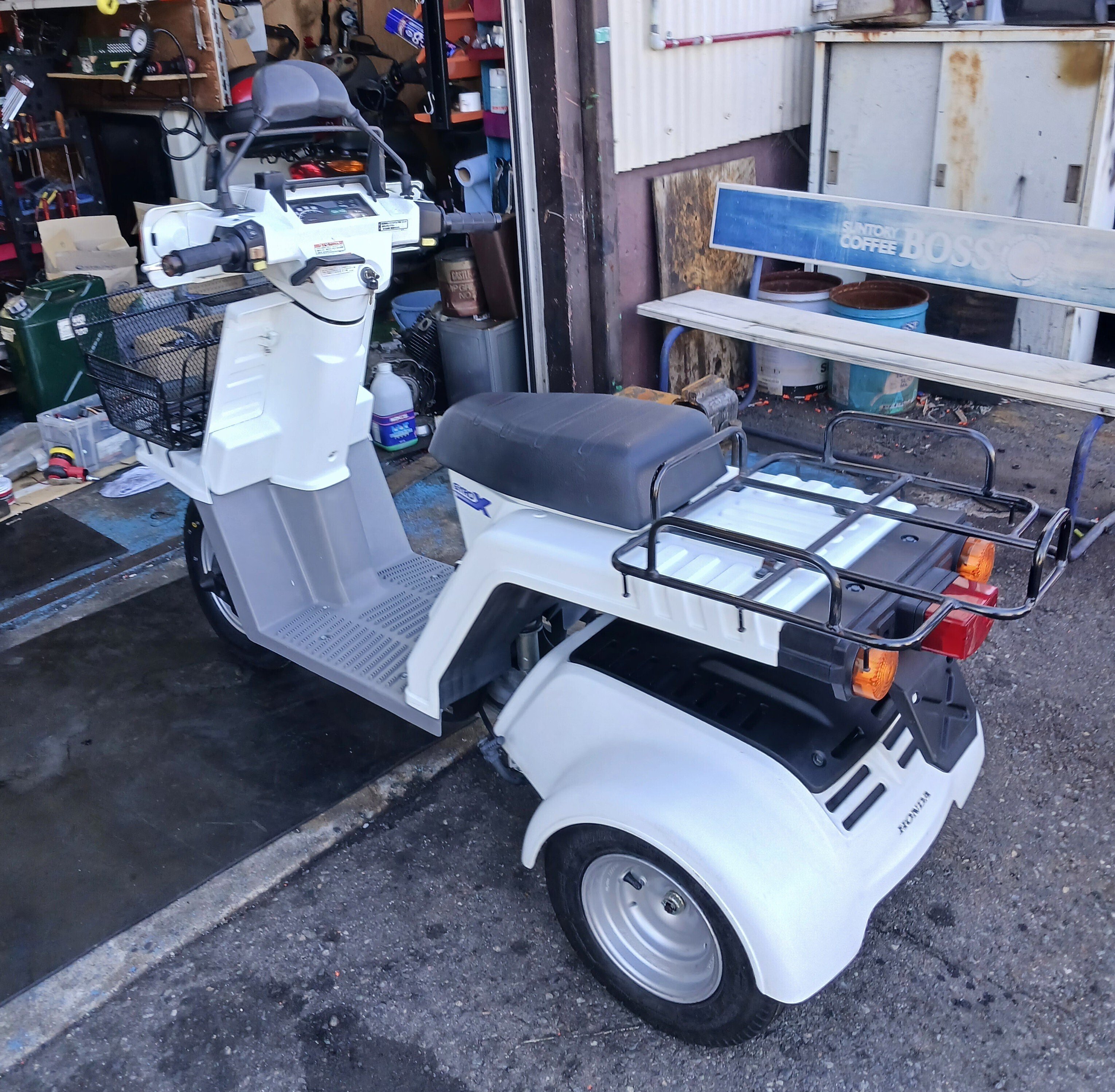 ジャイロ　GAYRO さ 50ccの三輪ビジネスバイク「ジャイロ X(エックス)」をマイナーチェンジ