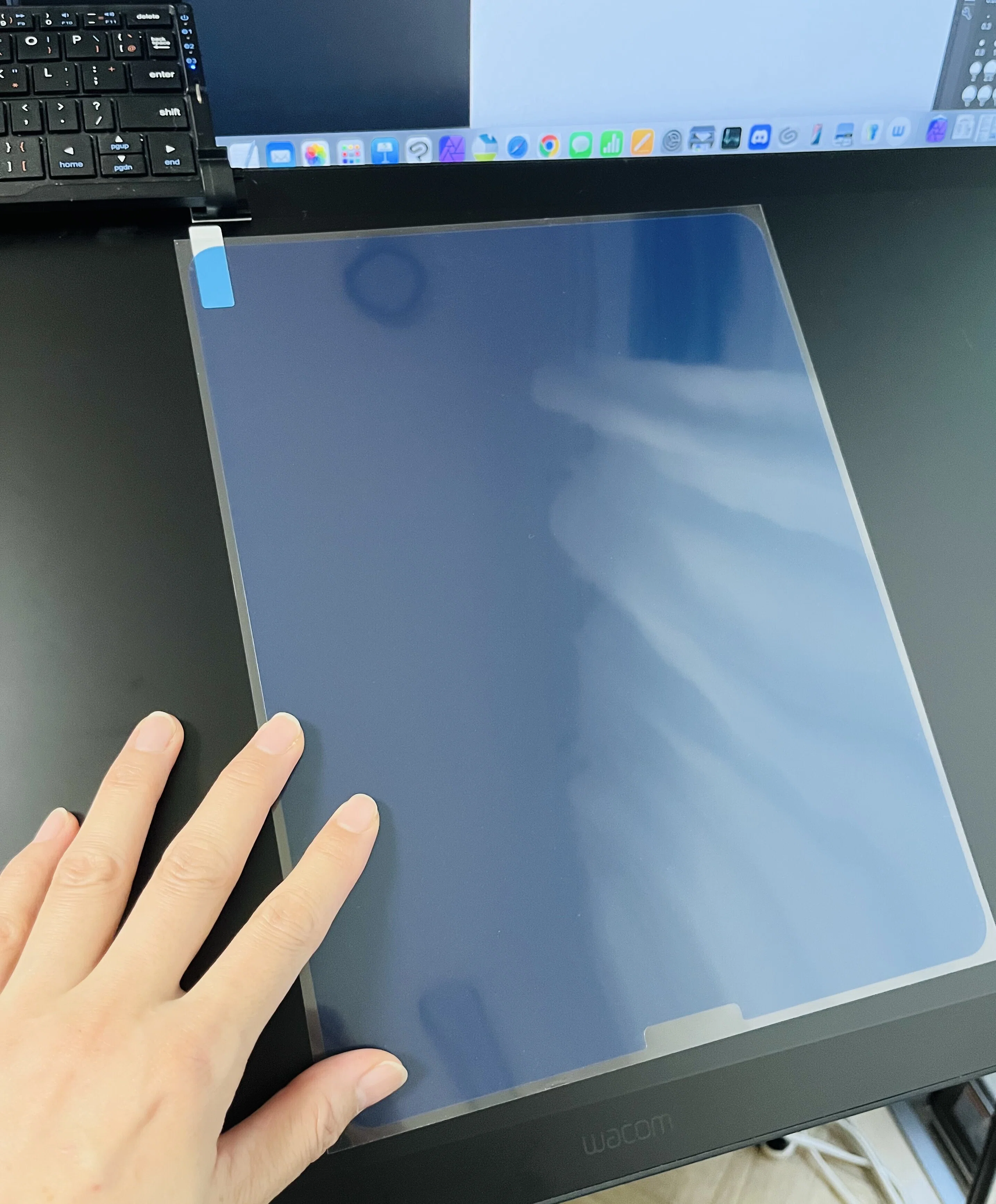 cintiq24にペーパーライクフィルムを貼ってみた｜@furuichi