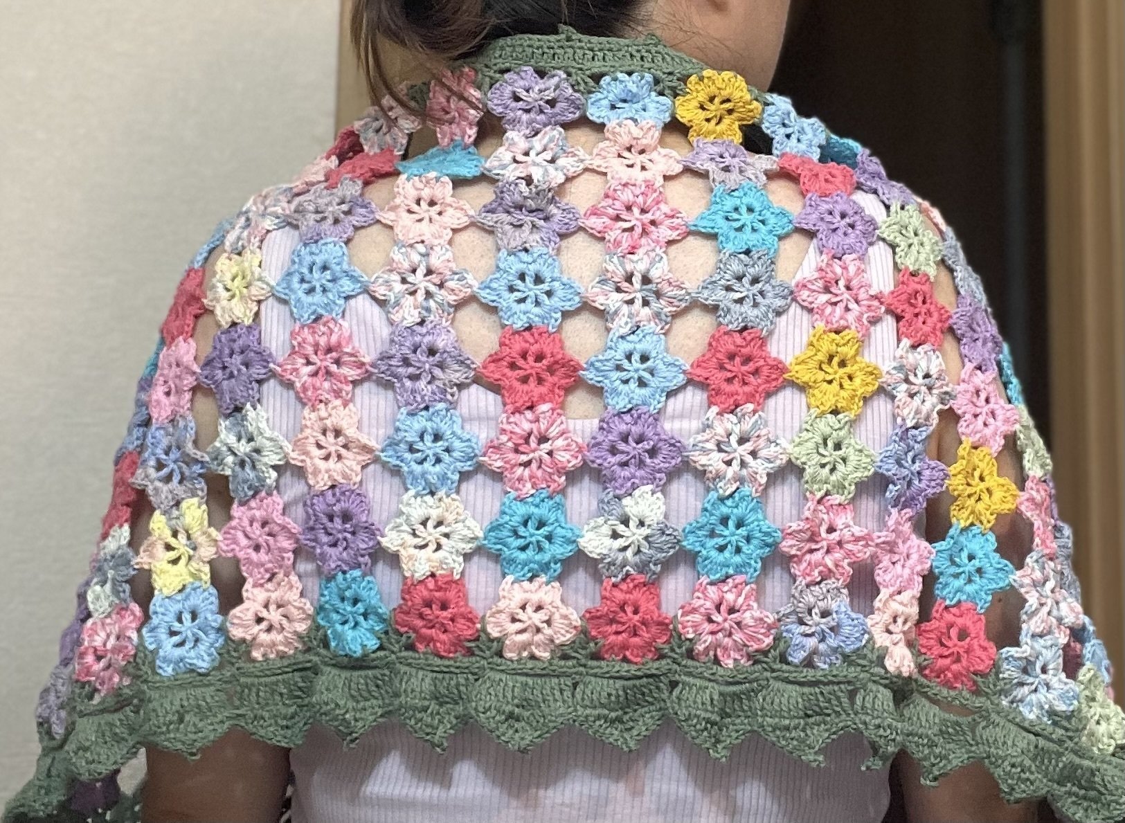 ★カネコイサオ　花モチーフ　編み込み　ストール ☆カネコイサオ 花モチーフ 編み込み ストール （KANEKO ISAO