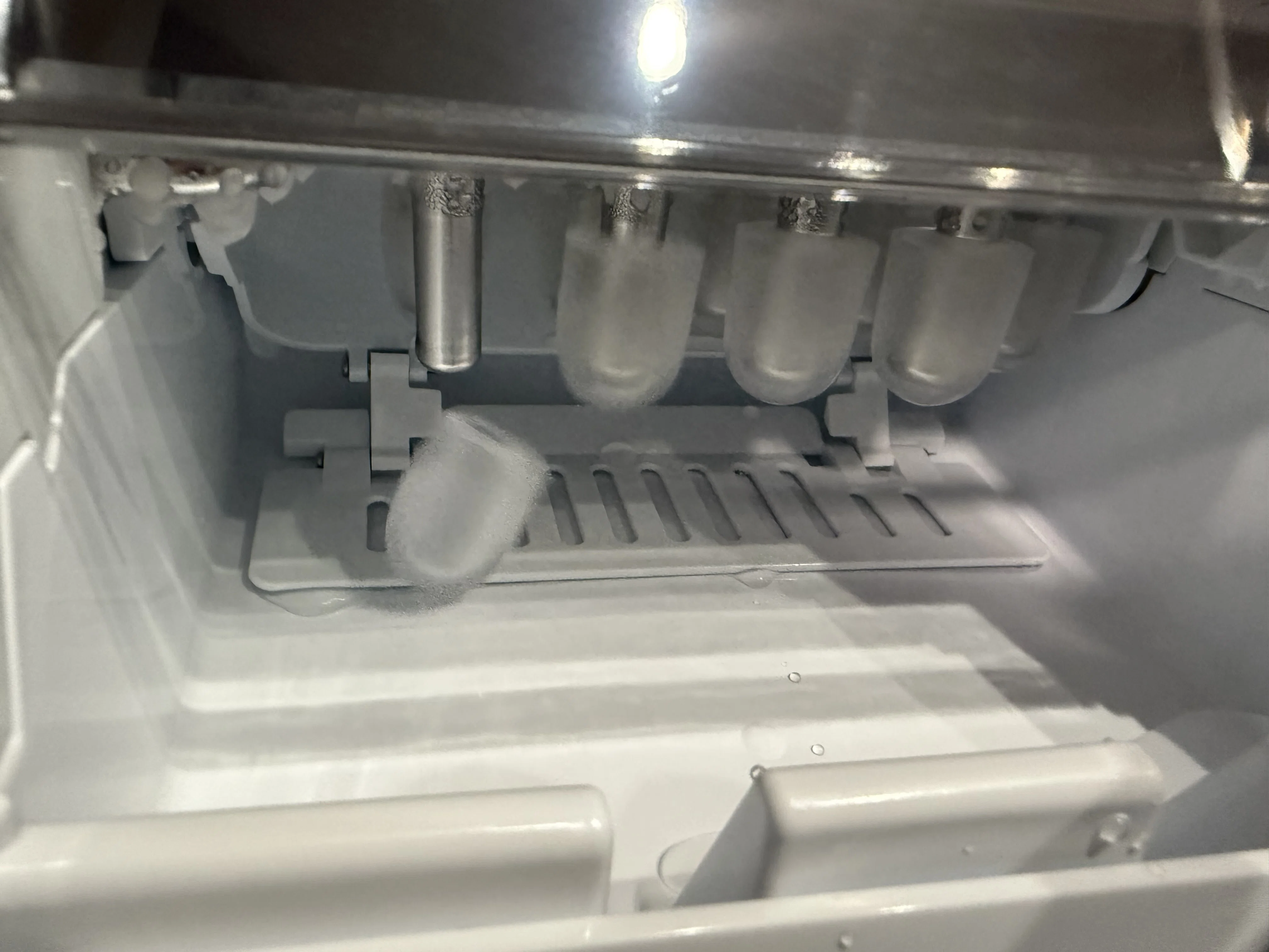 ポータブル製氷機はいいぞ|白井暁彦 aka しらいはかせ ポータブル製氷機はいいぞ|白井暁彦 aka しらいはかせ