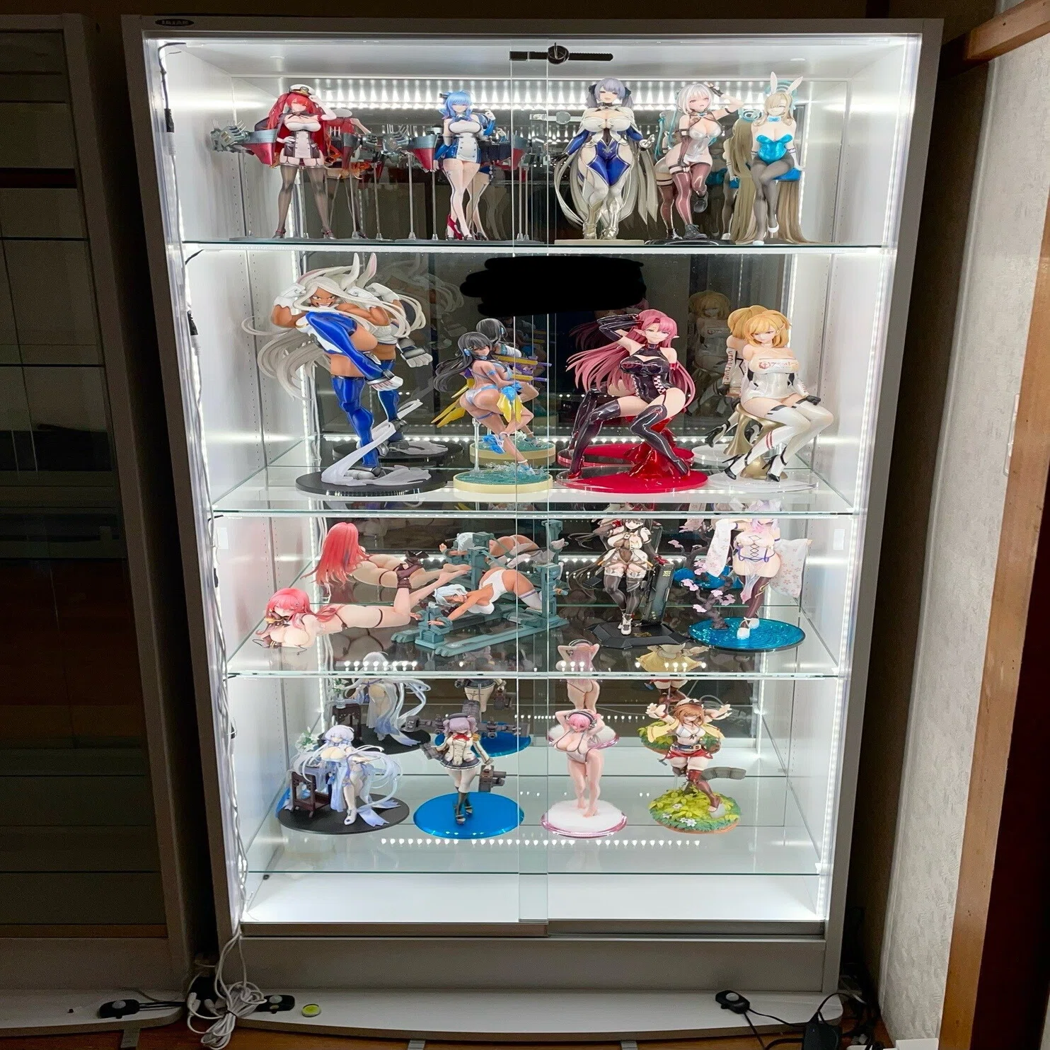 フィギュアの魅力を最大限に引き出すための照明DIY｜ROOC