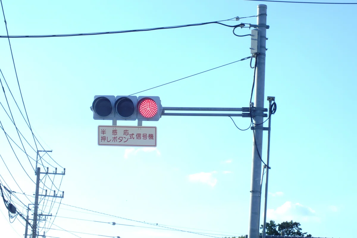 【伊勢崎-489】伊勢崎市境下武士にある4基の日信2代目薄型面拡散ユニット ｜光山祐弥の信号機紹介