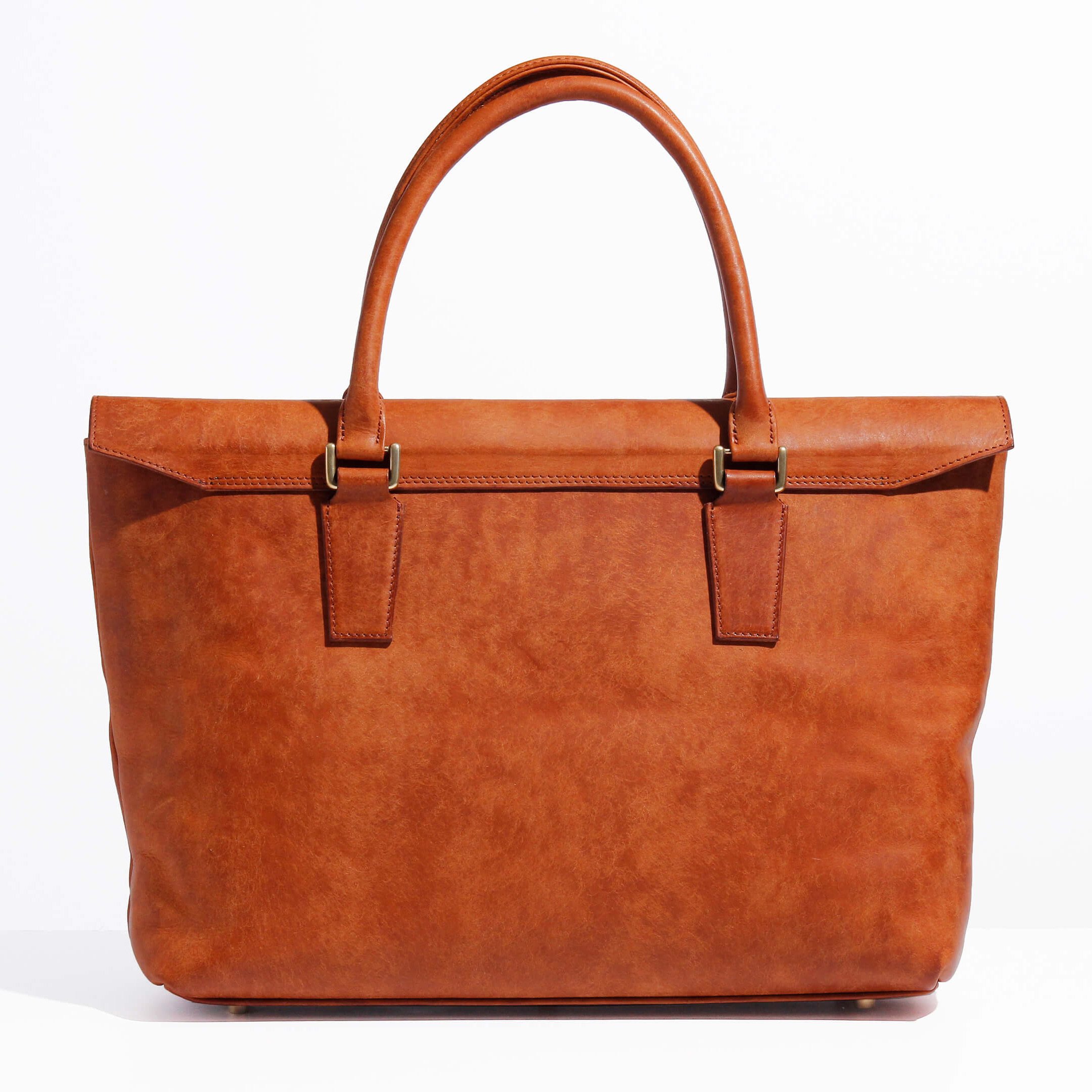 美しいとは、傷に現れる──革職人が語る“マルゴー”の魅力」｜Leather