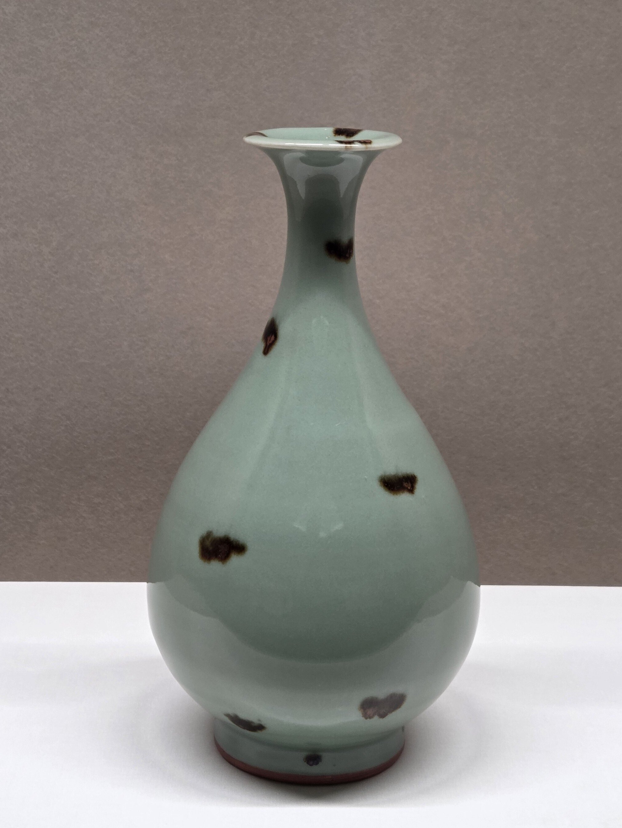 花入れ　オブジェ】作家不明　青磁　釉薬氷裂文様　浮彫仕上げ　モダンアート ok_2401mog_0187_5.jpg