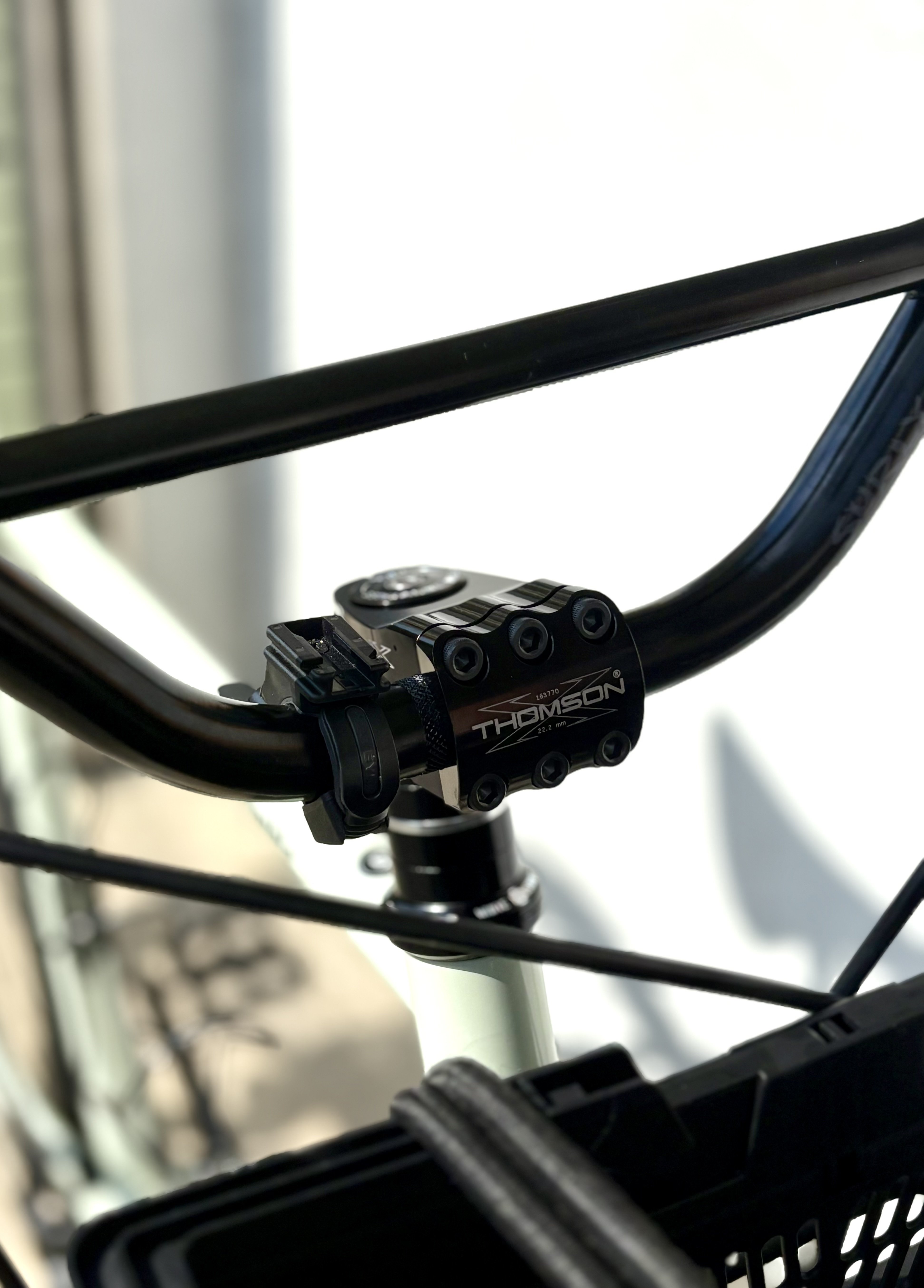 🛠 カスタムのご紹介】Surly Preamble に THOMSON ステム＆シート