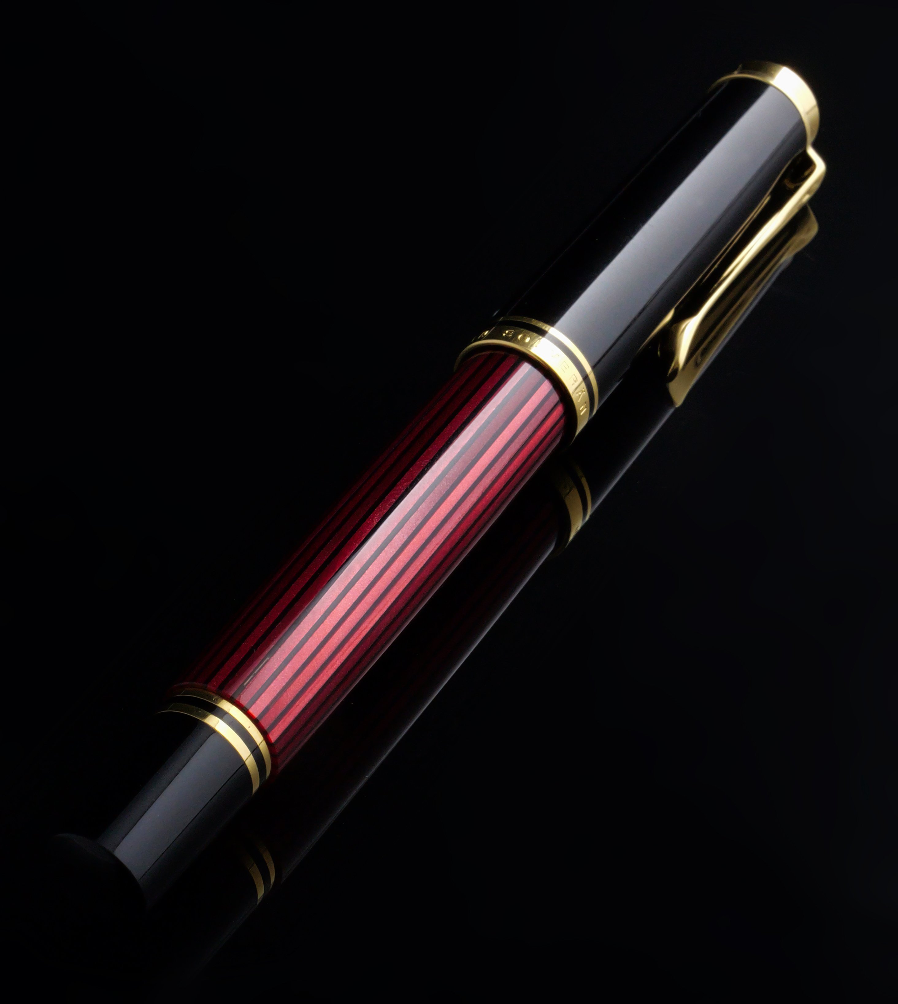 赤縞のスーべレーン：Pelikan Souverän M400 Red Stripe｜Hideo Takehara