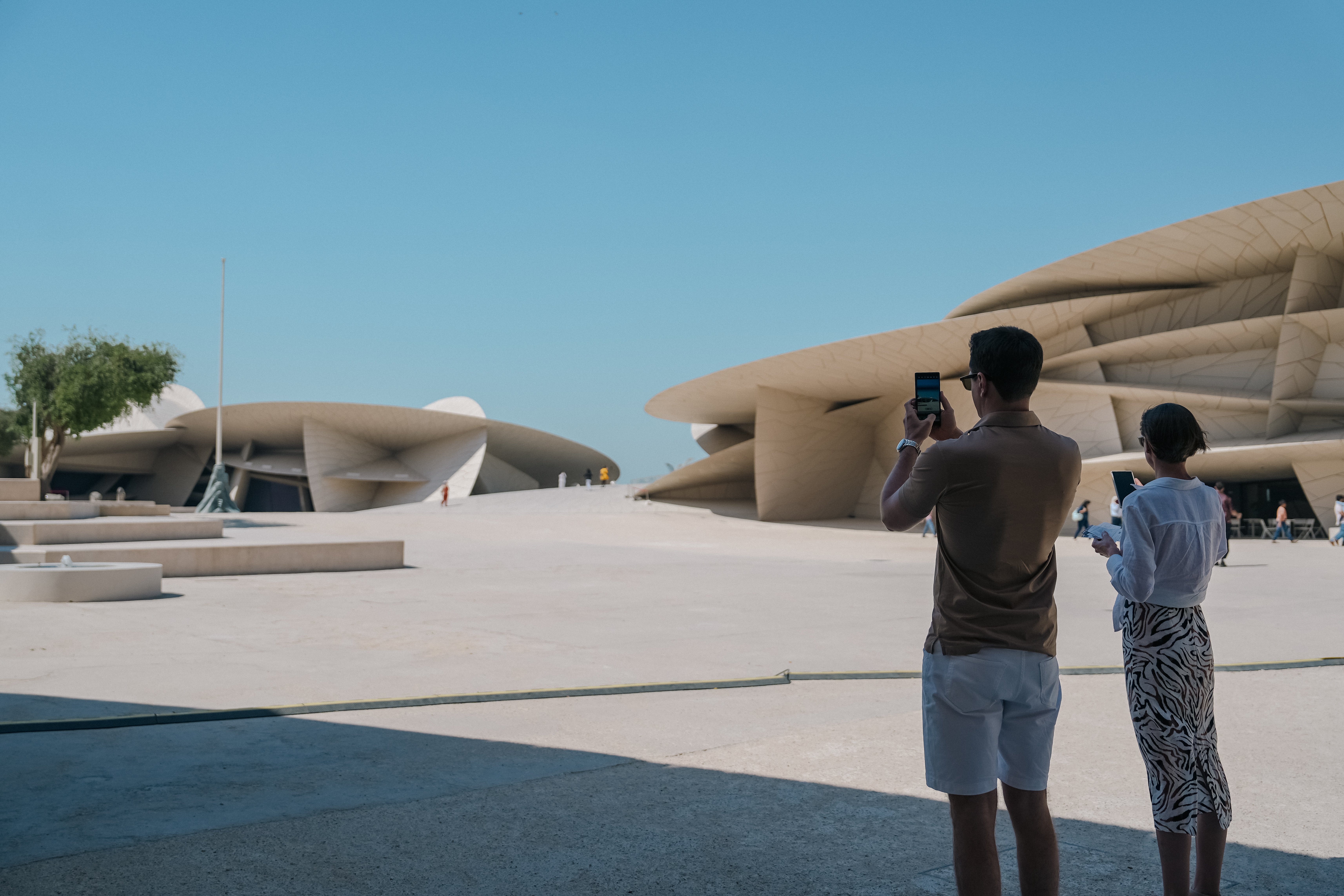 カタール国立博物館】“砂漠のバラ”が咲く場所で、時を超える旅をした