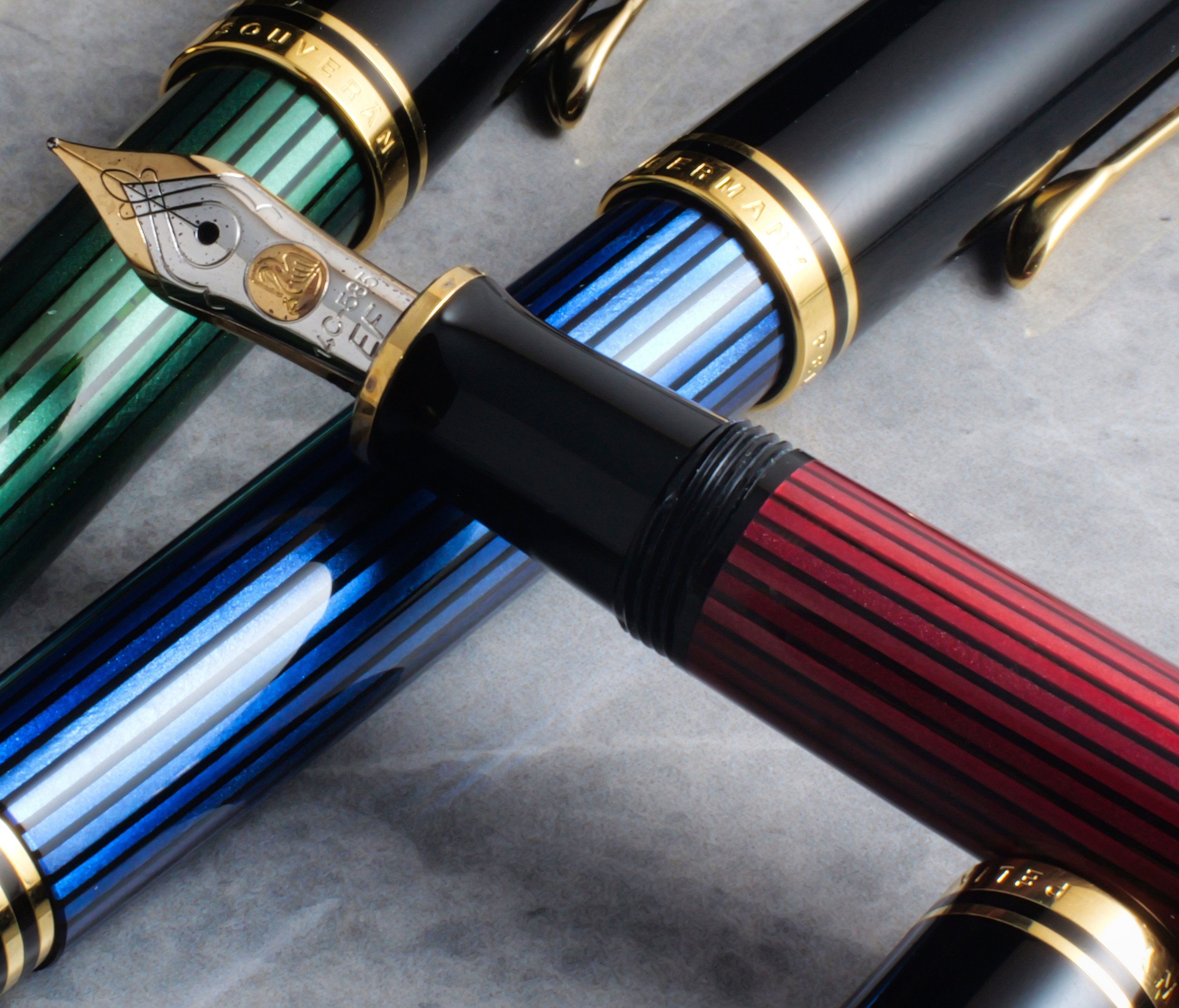 ペリカン スーべレーン M400 万年筆 F 細字 赤縞 レッド 新品)Pelikan ペリカン 万年筆 スーベレーン M400 レッド