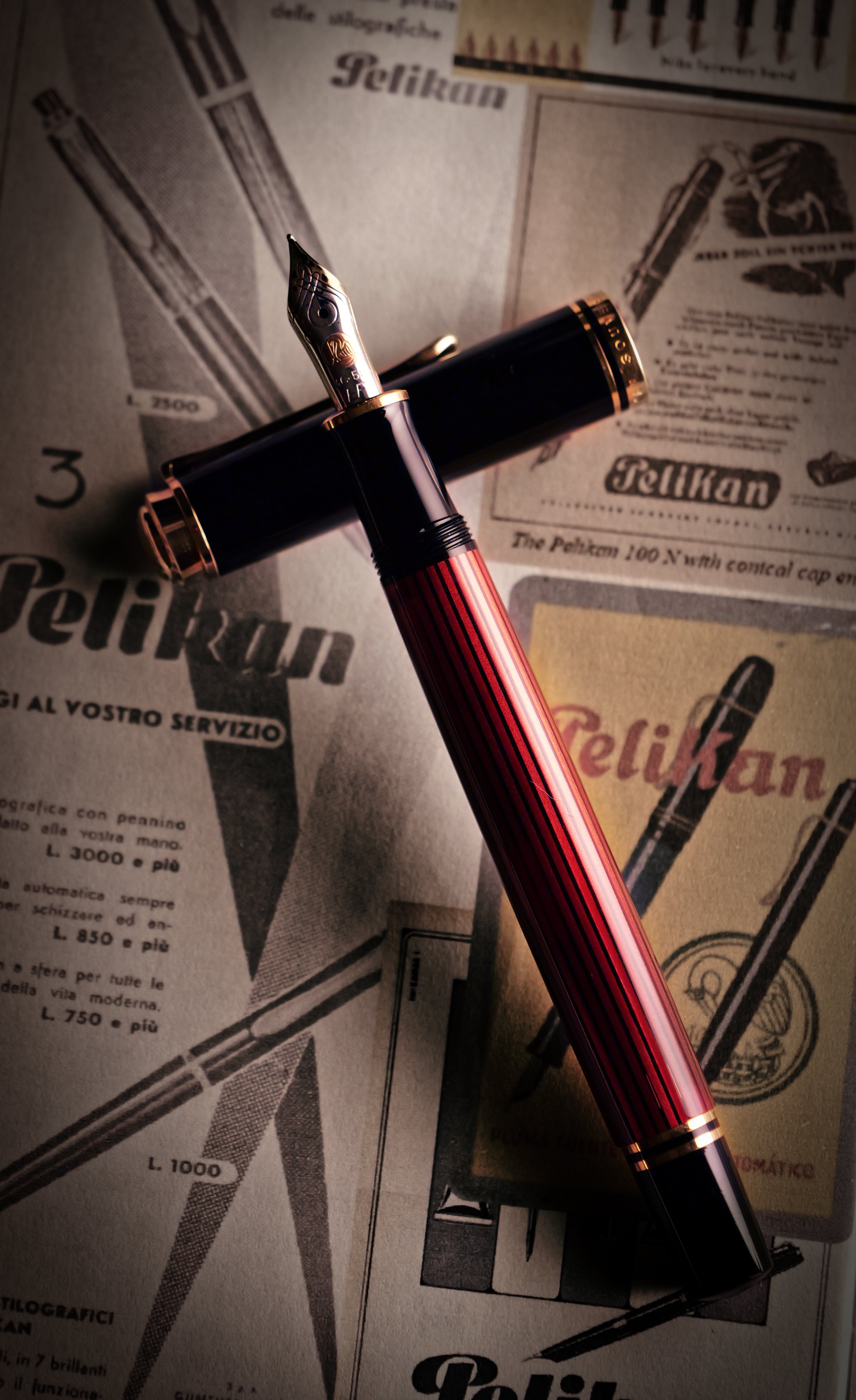 赤縞のスーべレーン：Pelikan Souverän M400 Red Stripe｜Hideo Takehara