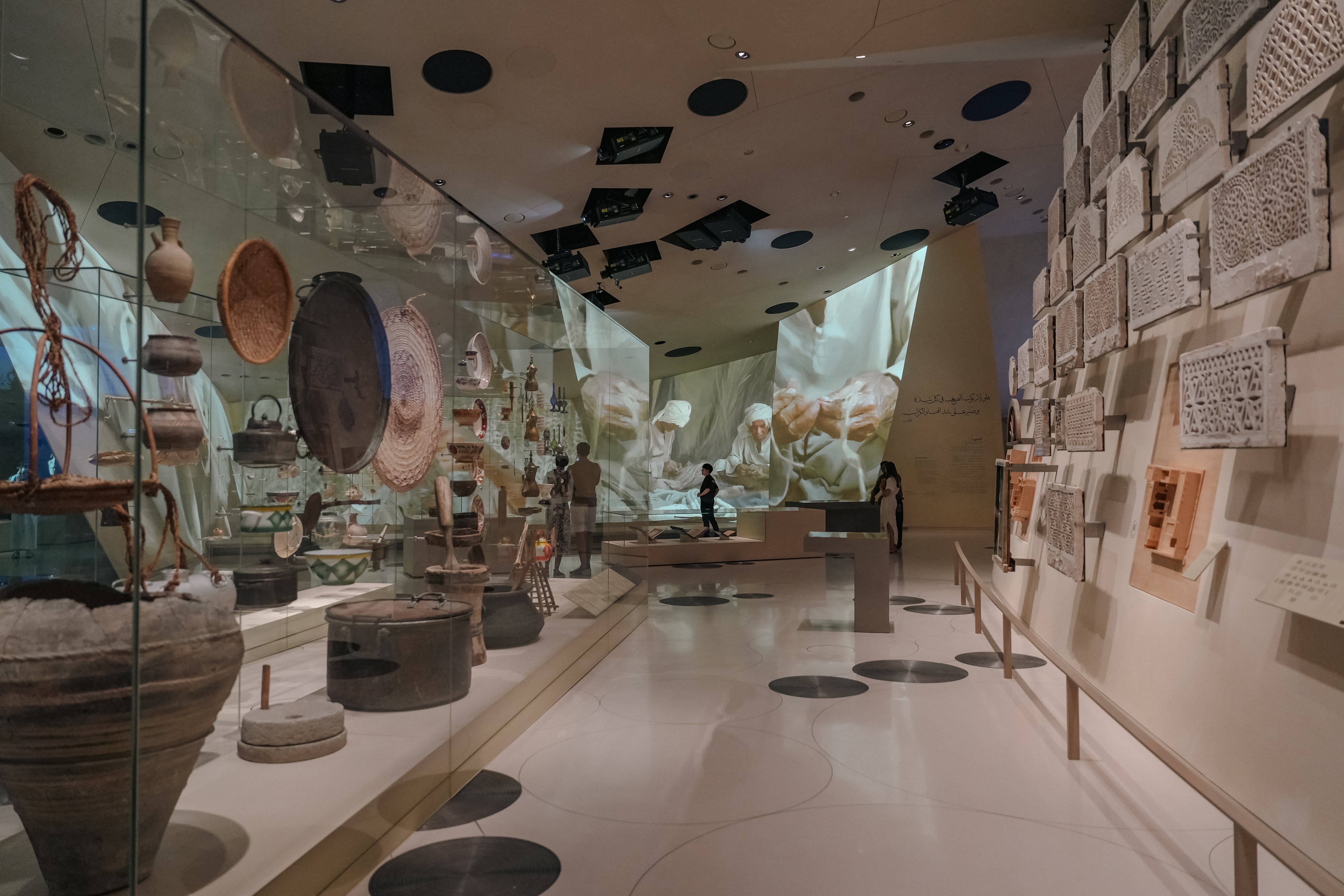カタール国立博物館】“砂漠のバラ”が咲く場所で、時を超える旅をした
