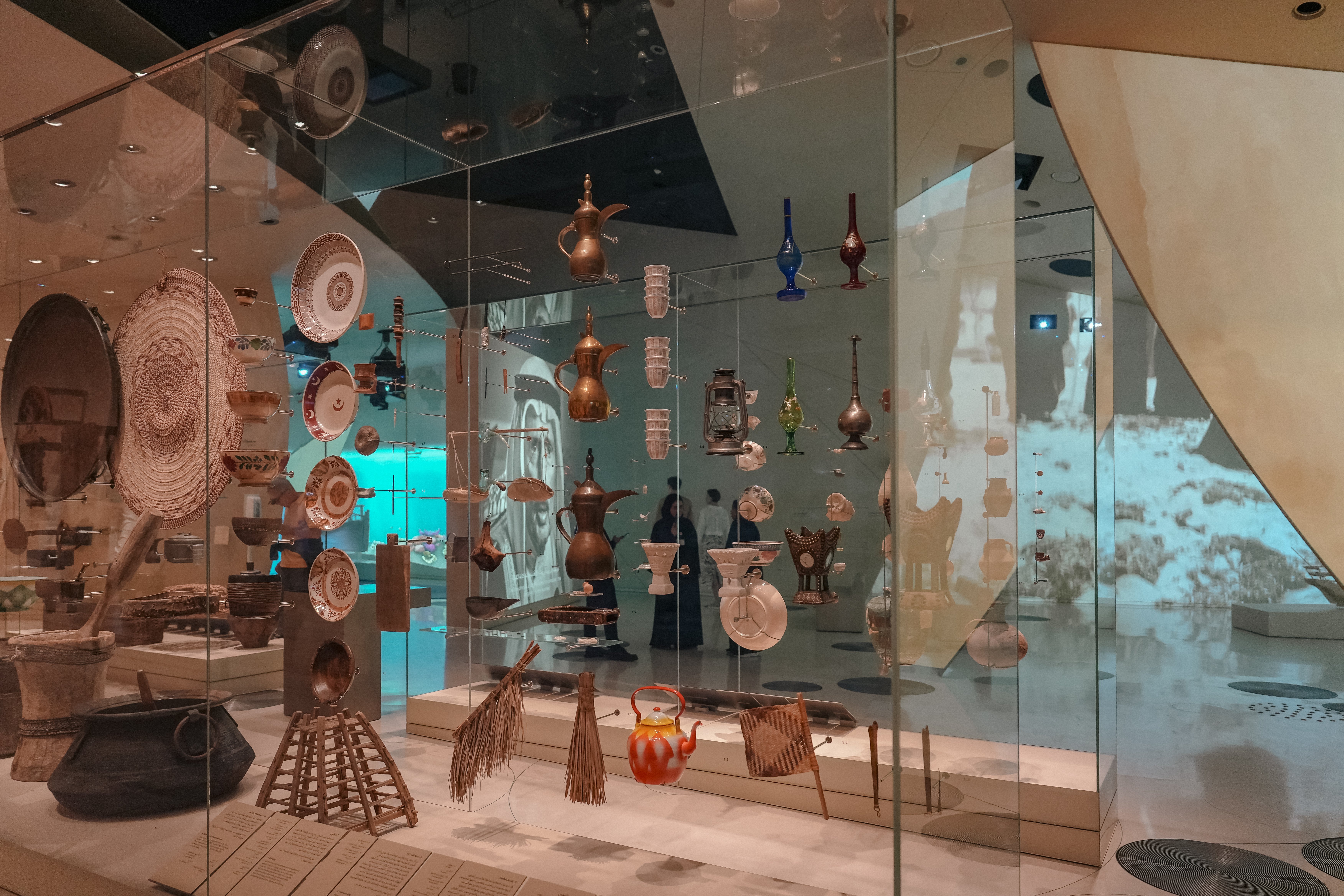 カタール国立博物館】“砂漠のバラ”が咲く場所で、時を超える旅をした