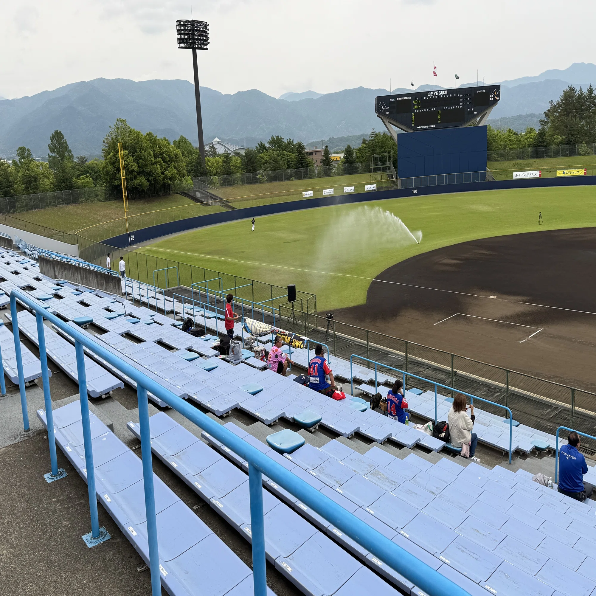 山 日 ybs 球場