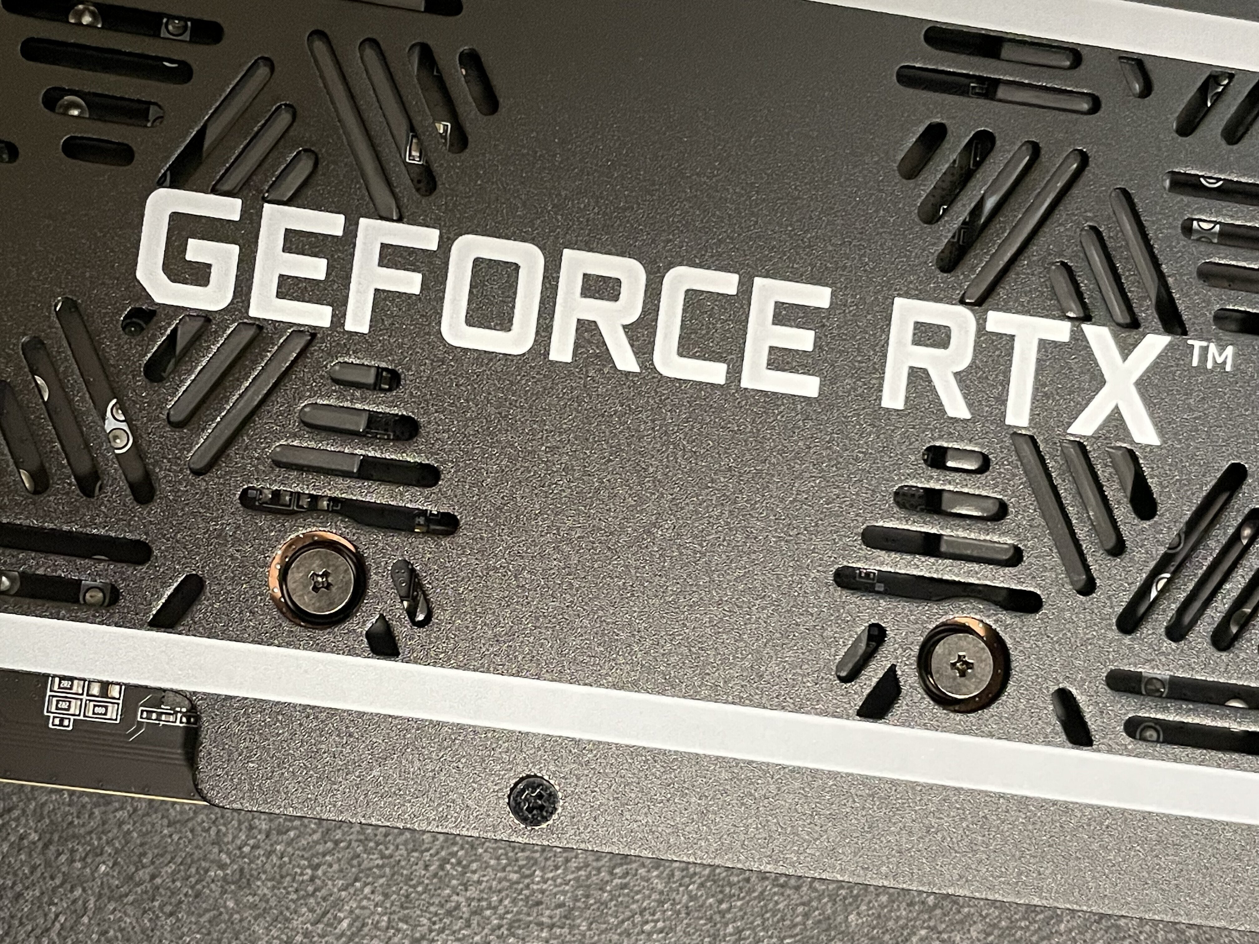 RTX 4080 Super（1）：グラフィックボードを再びIYHする（した