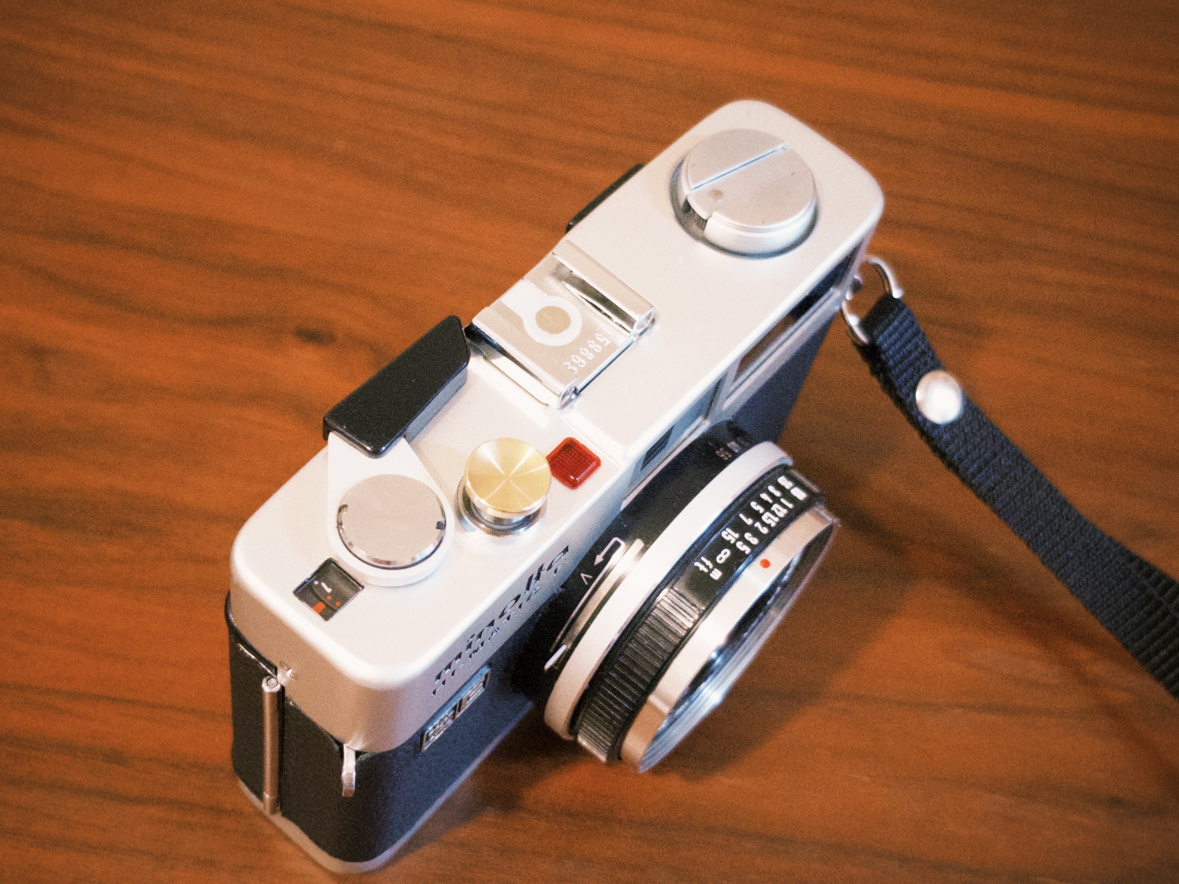 レビュー】フィルムカメラが手元に届きました｜鈴木ユートピア