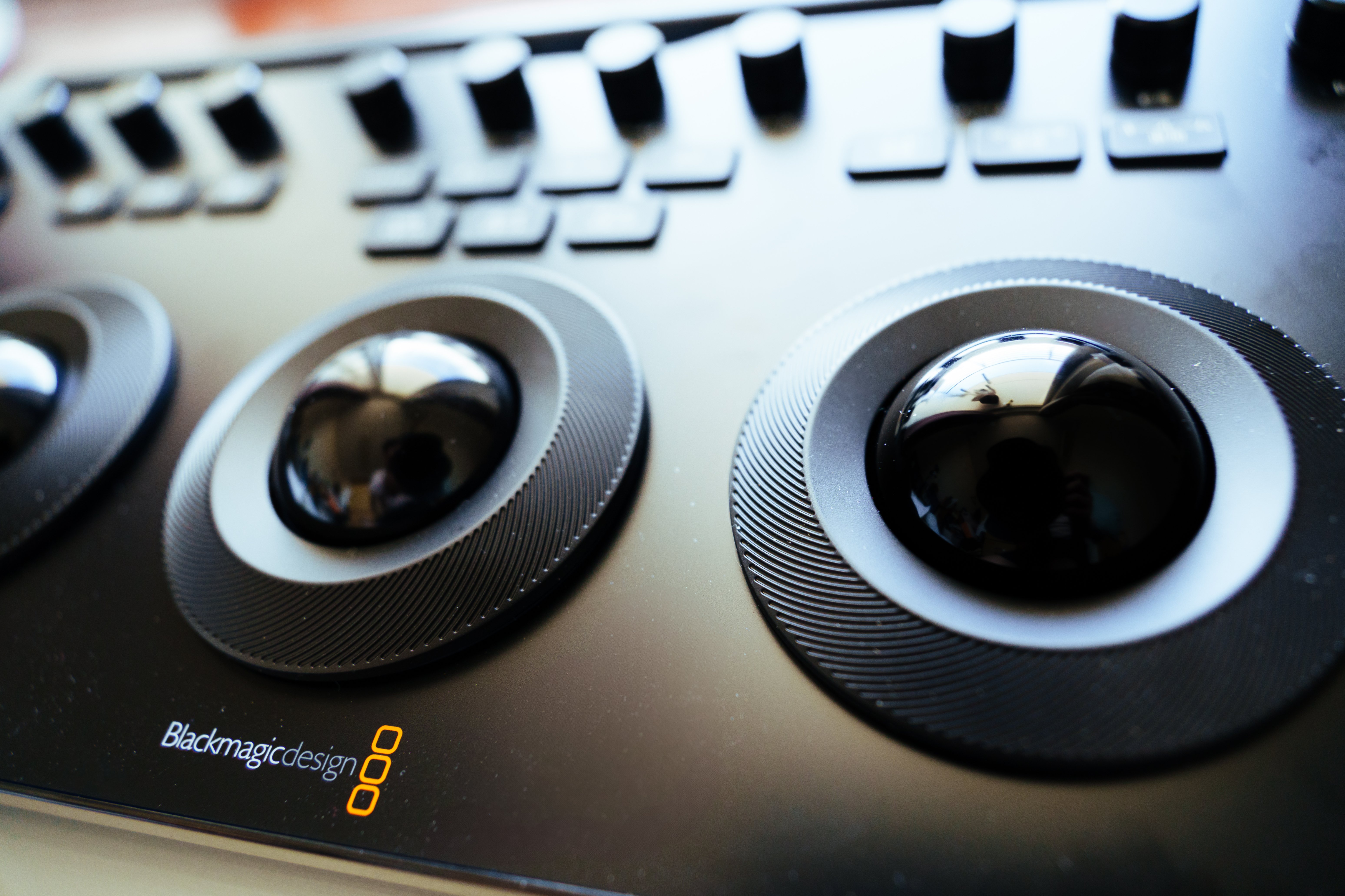 DaVinci Resolve】 Micro Color Panel のすすめ｜nonkuri