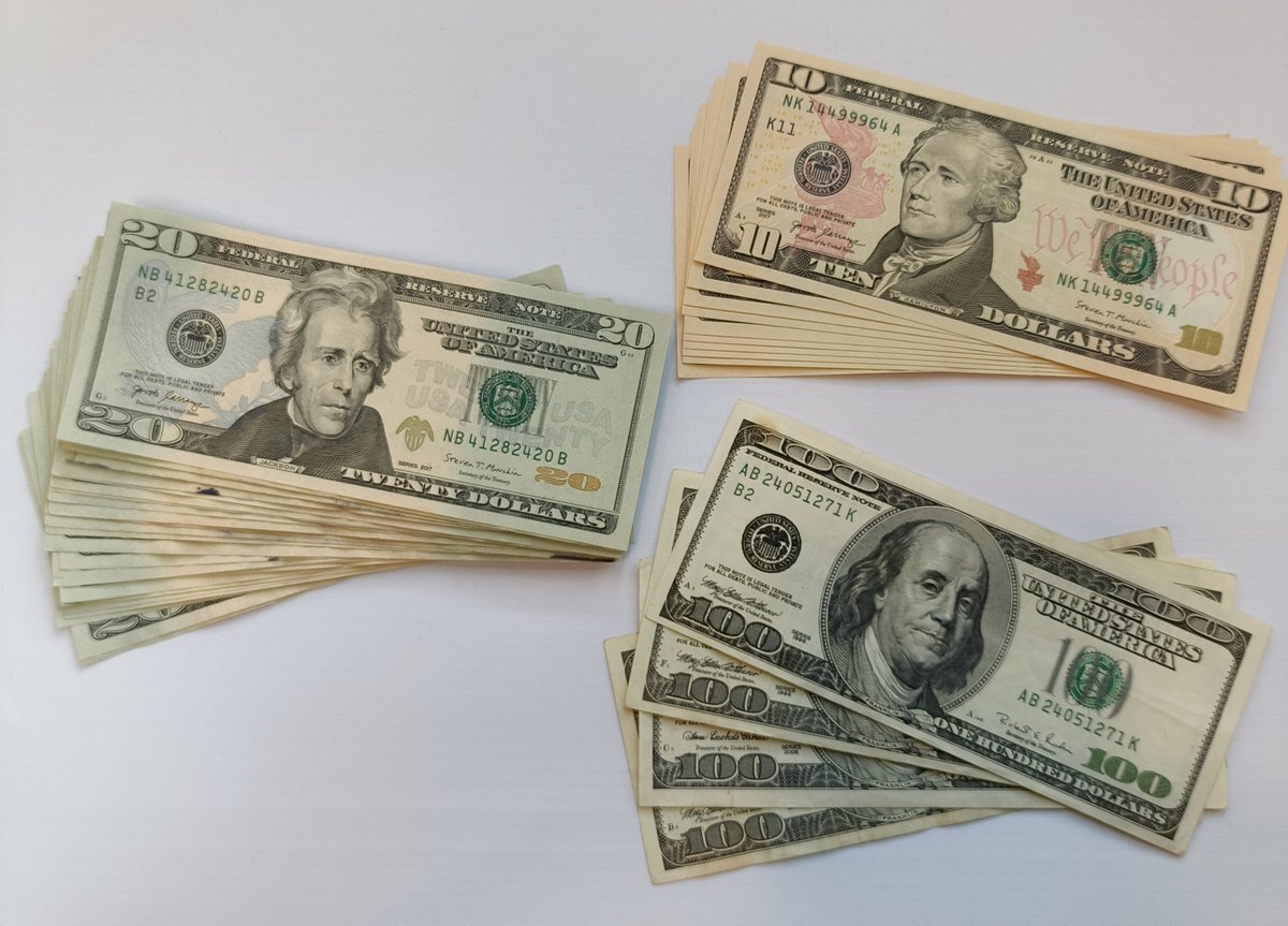 ドル換金】『1000ドルを円に』結果いくらで売れたのか！外貨を新宿金券ショップで高く売る｜Hiro＠フォロバ100