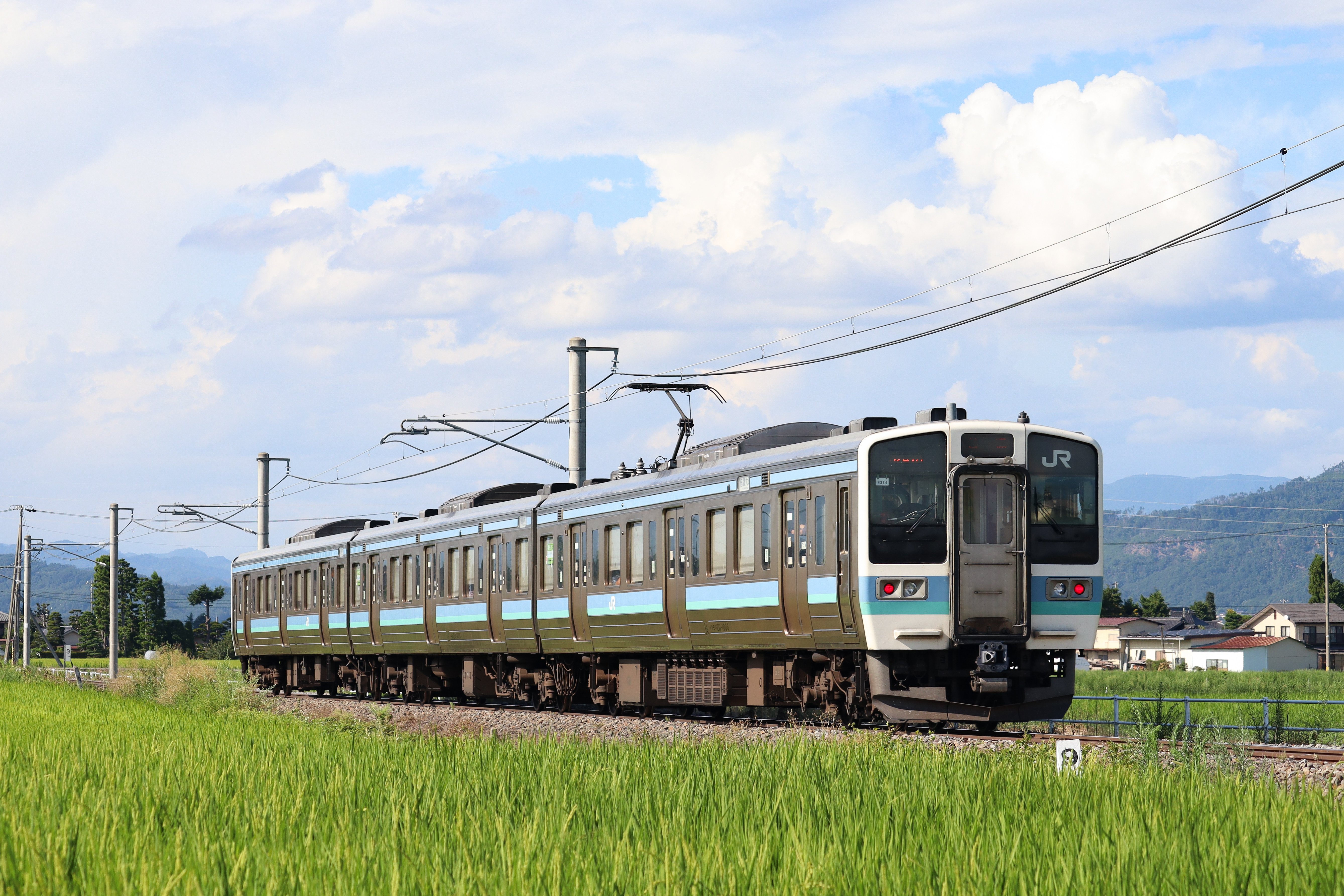 松本ぼんぼん開催に伴う臨時列車を撮影。｜鐘 紡